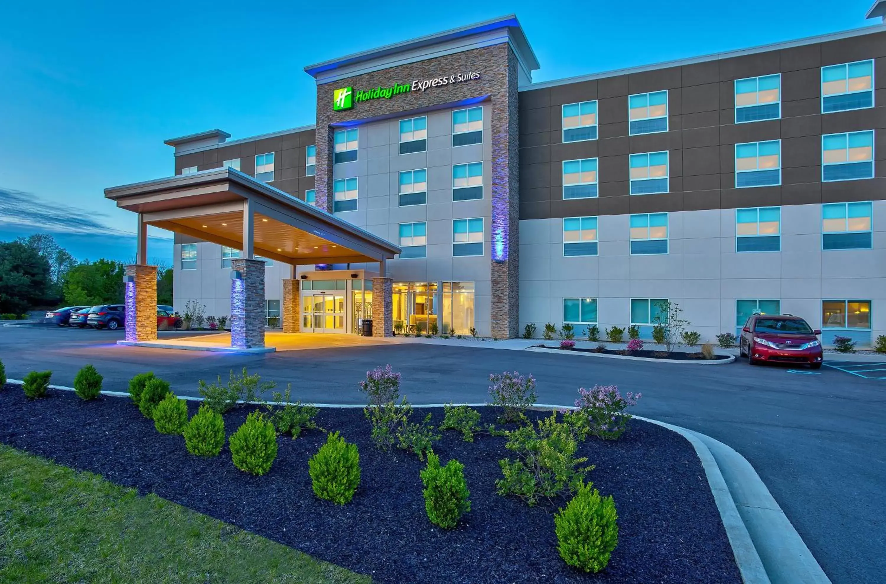 Property Building in Holiday Inn Express & Suites - Lexington W - Versailles, an IHG Hotel