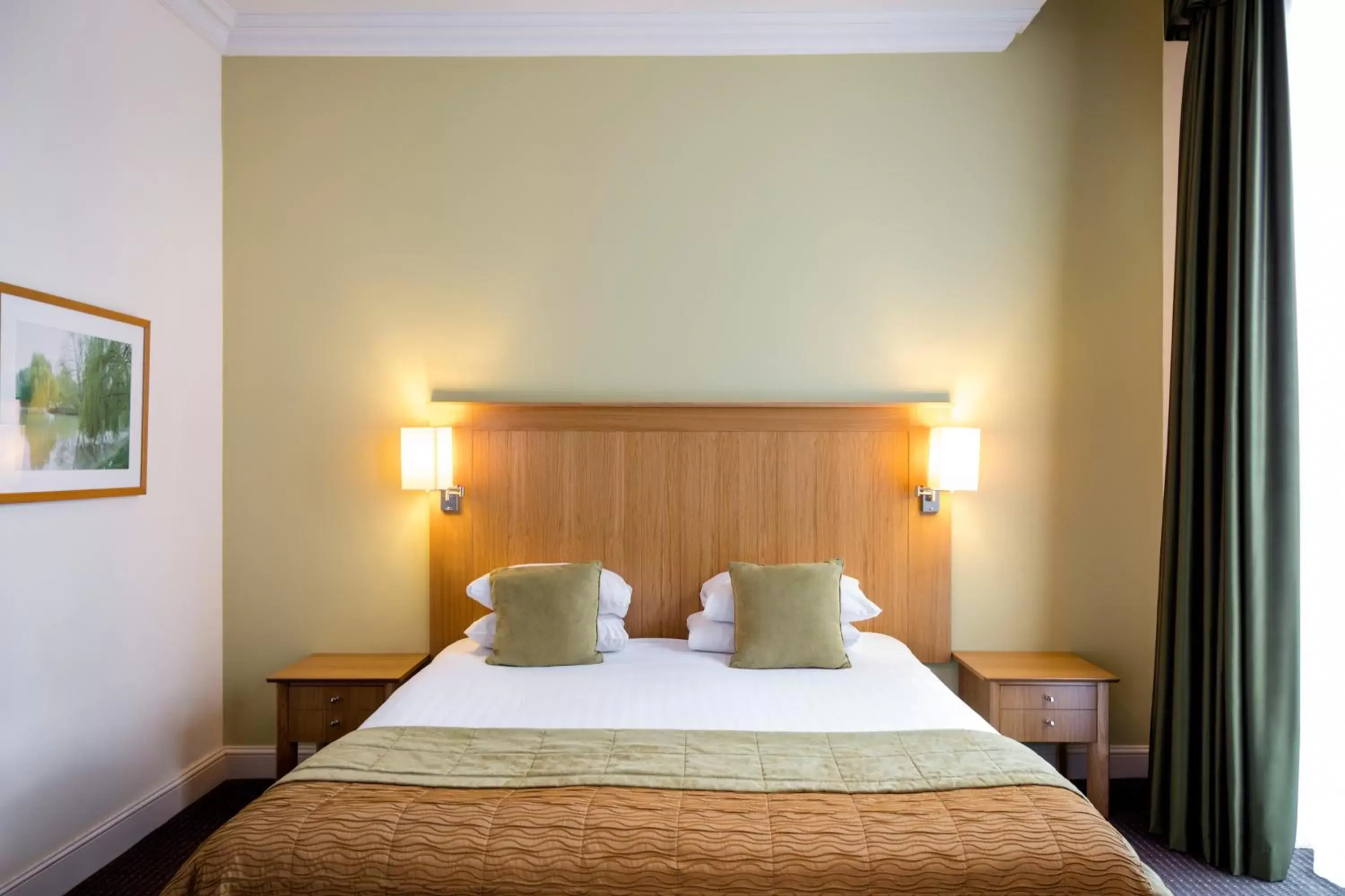 Bedroom, Room Photo in Mercure Warwickshire Walton Hall Hotel & Spa