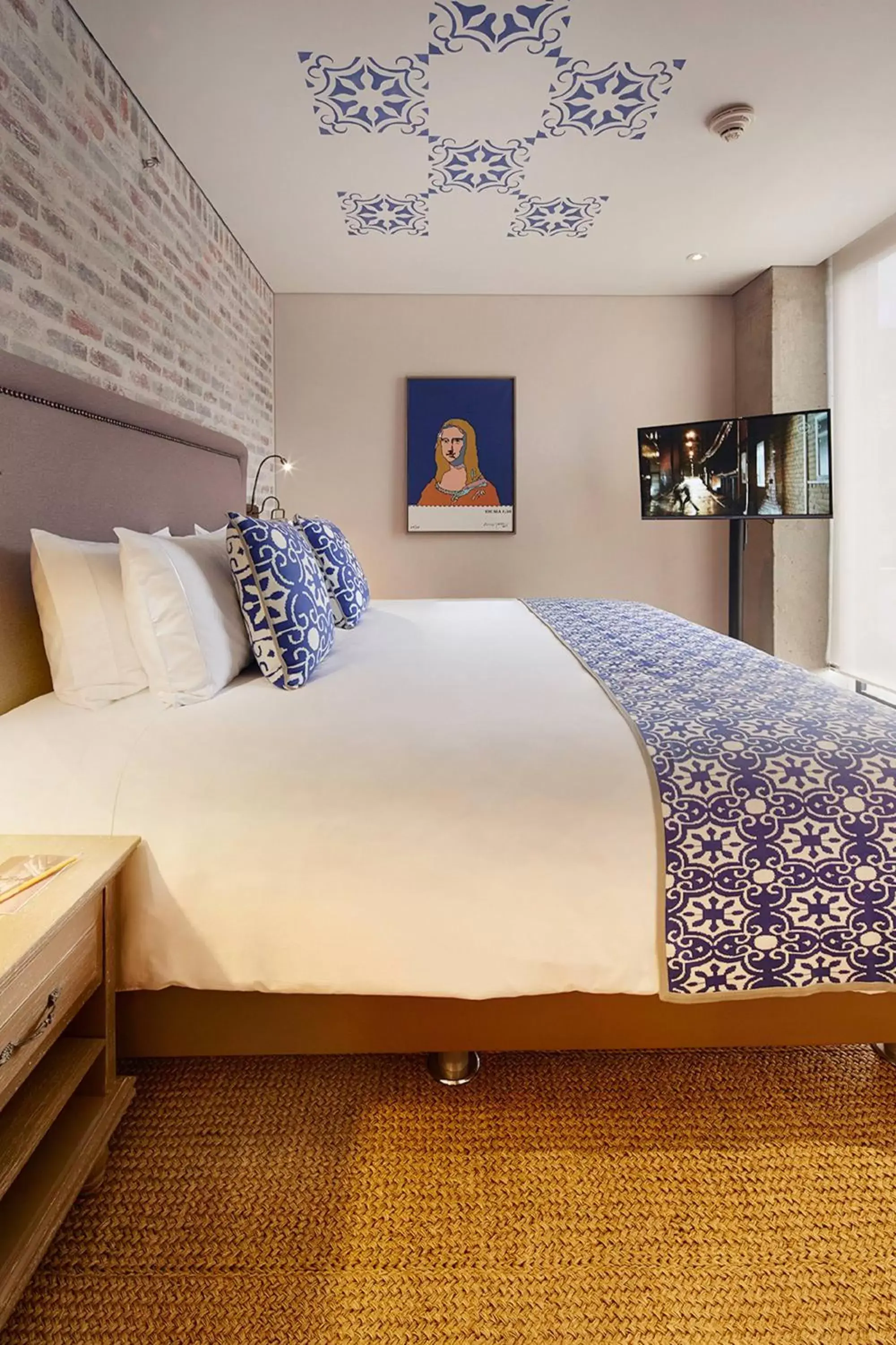 Bedroom, Bed in The Artisan D.C. Hotel, Autograph Collection