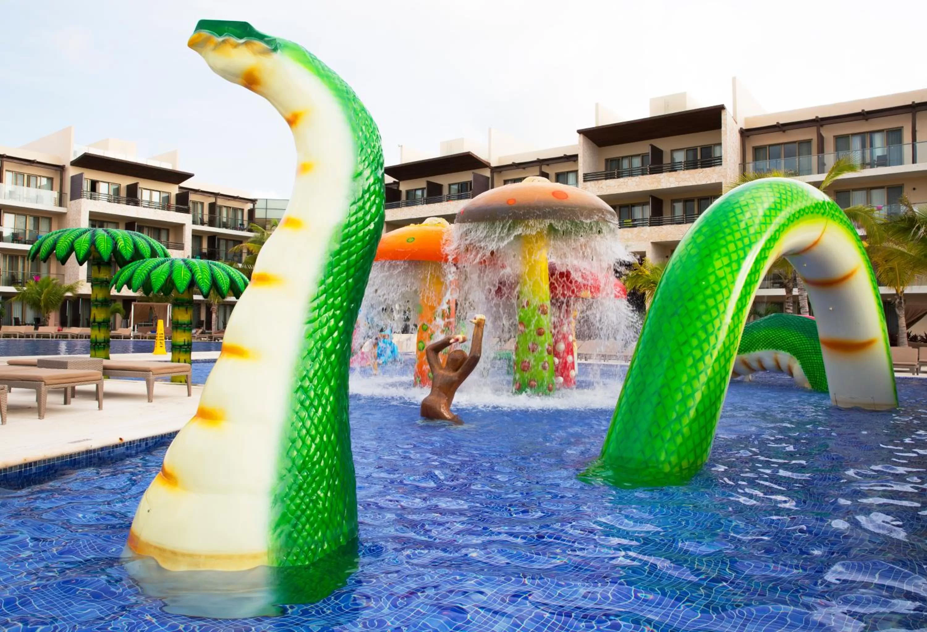 Swimming pool in Royalton Riviera Cancun, An Autograph Collection All-Inclusive Resort & Casino