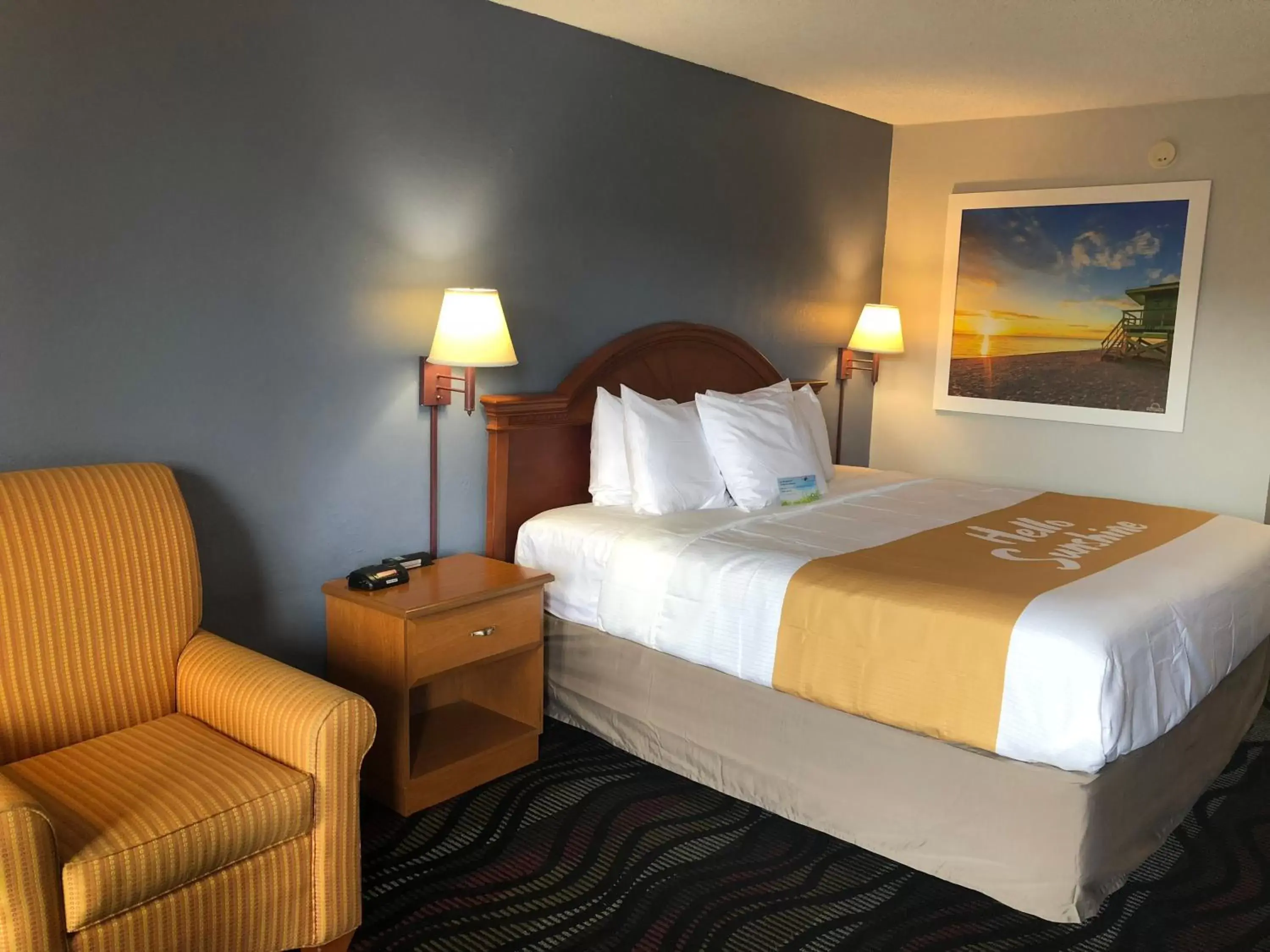 Photo of the whole room, Bed in Days Inn by Wyndham Fort Myers