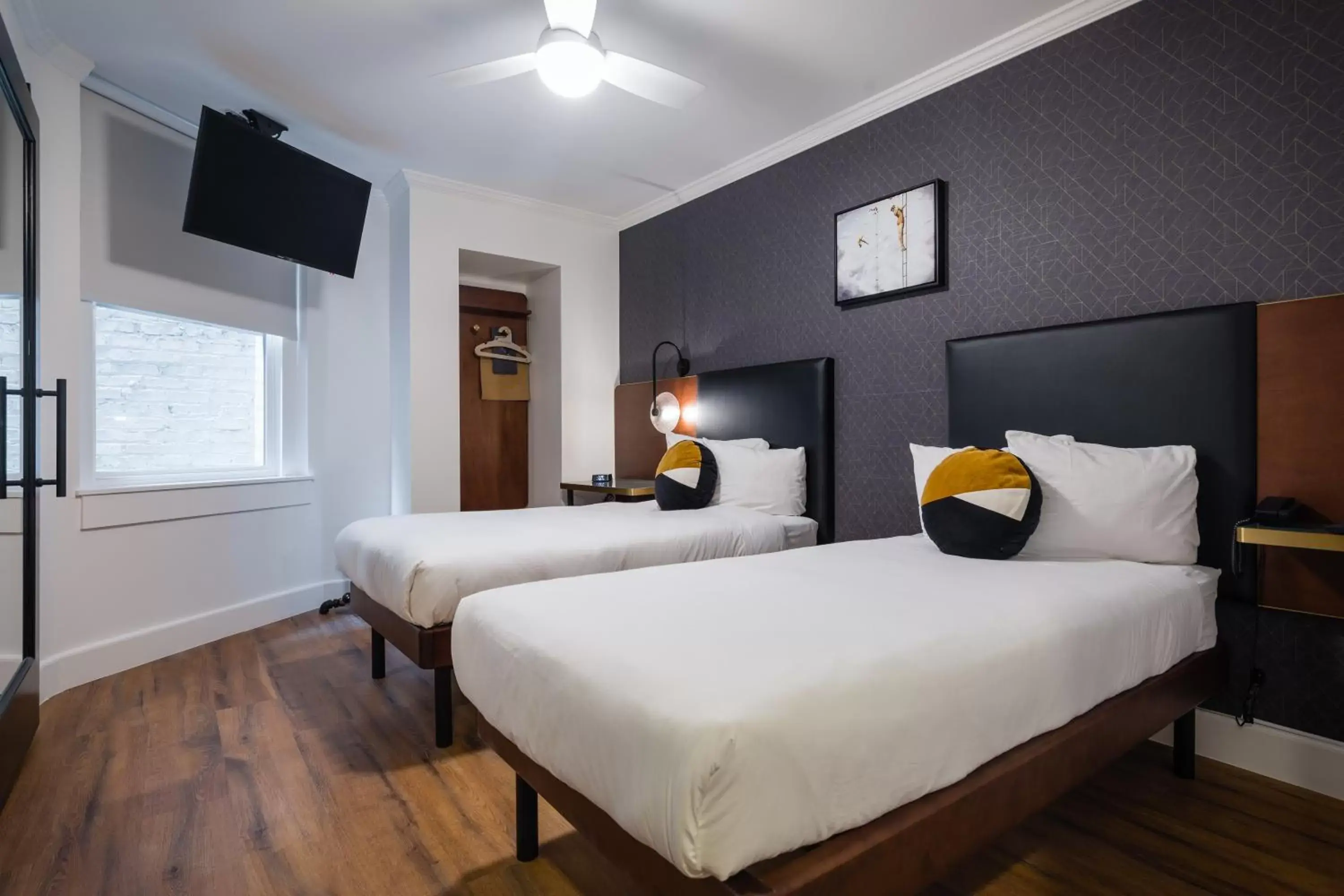 Bed in Hotel Stratford