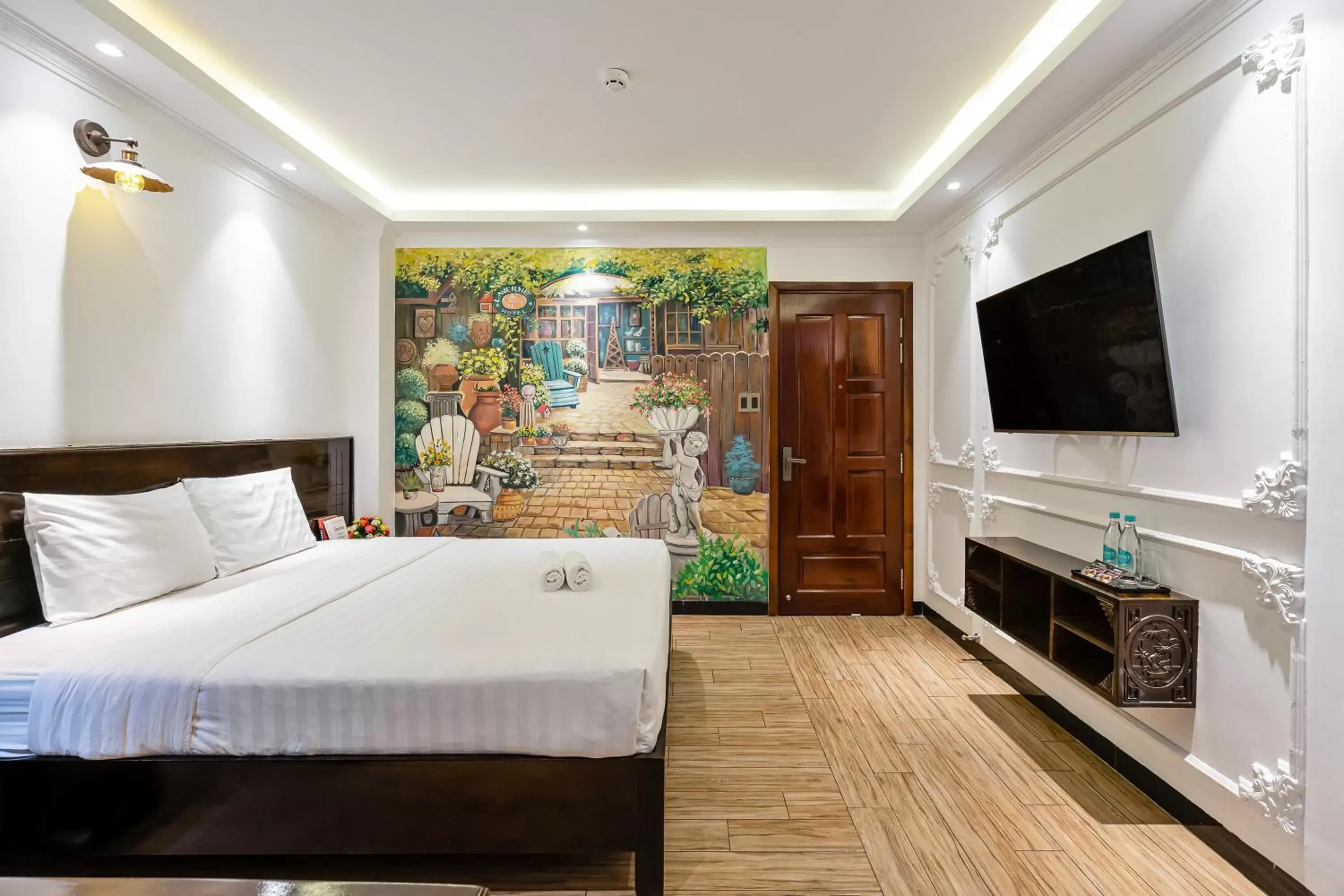 Photo of the whole room, Bed in Lotus Laverne Hotel Photo of the whole room, Bed in Lotus Laverne Hotel