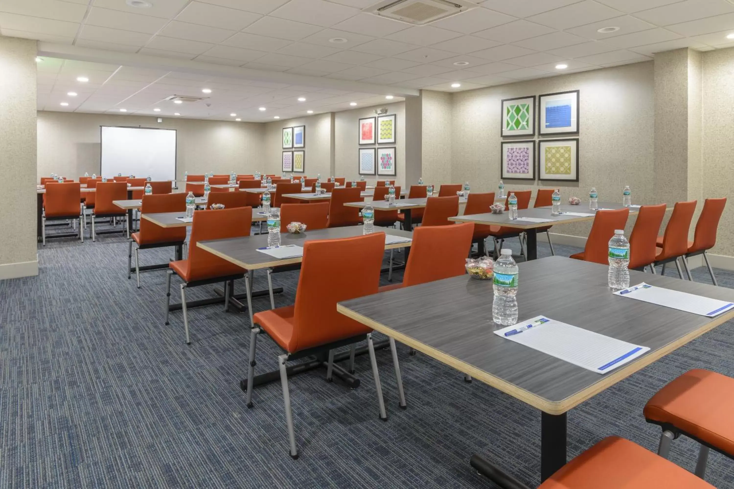 Meeting/conference room, Restaurant/Places to Eat in Holiday Inn Express Southington, an IHG Hotel