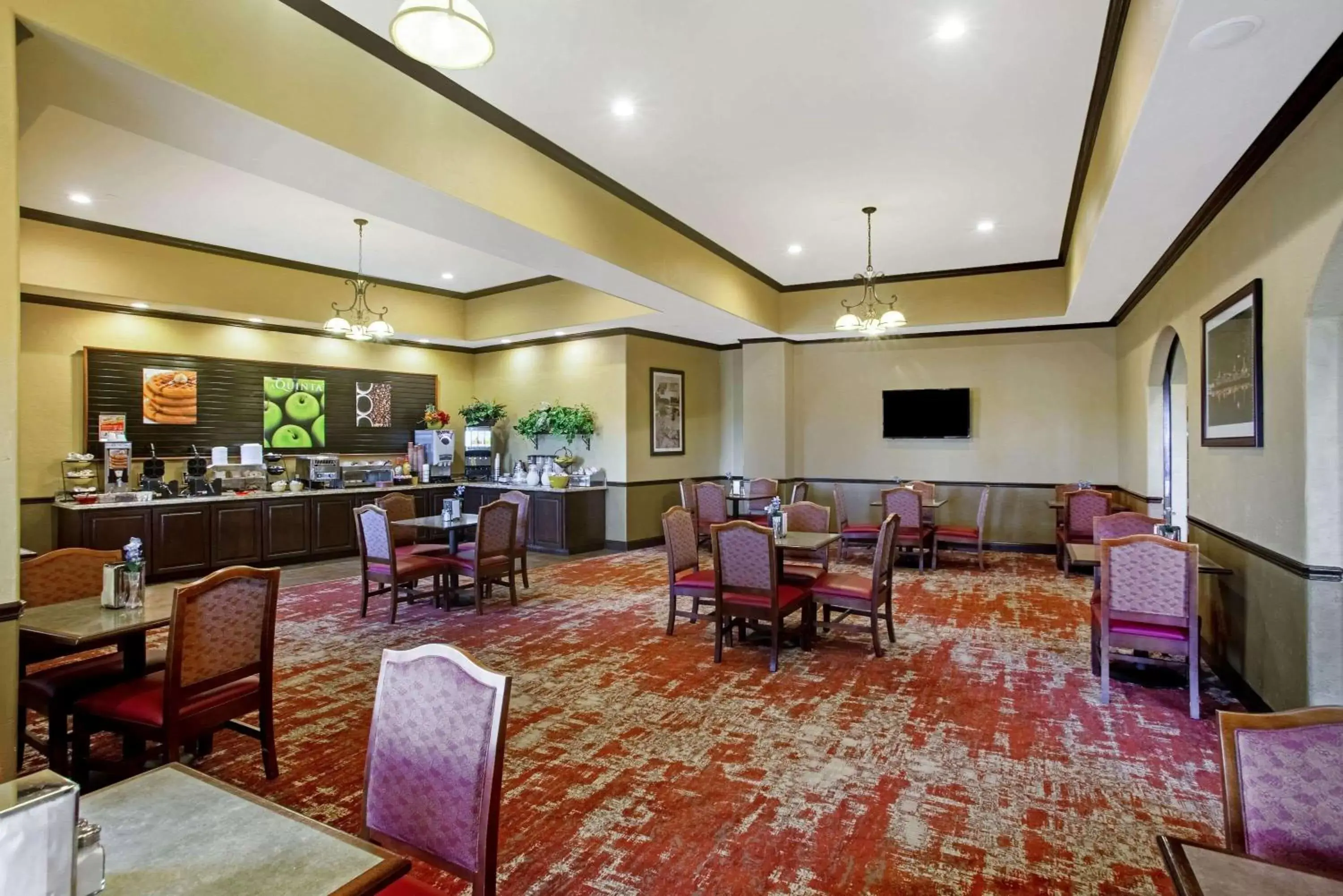 Restaurant/places to eat in La Quinta by Wyndham Marble Falls