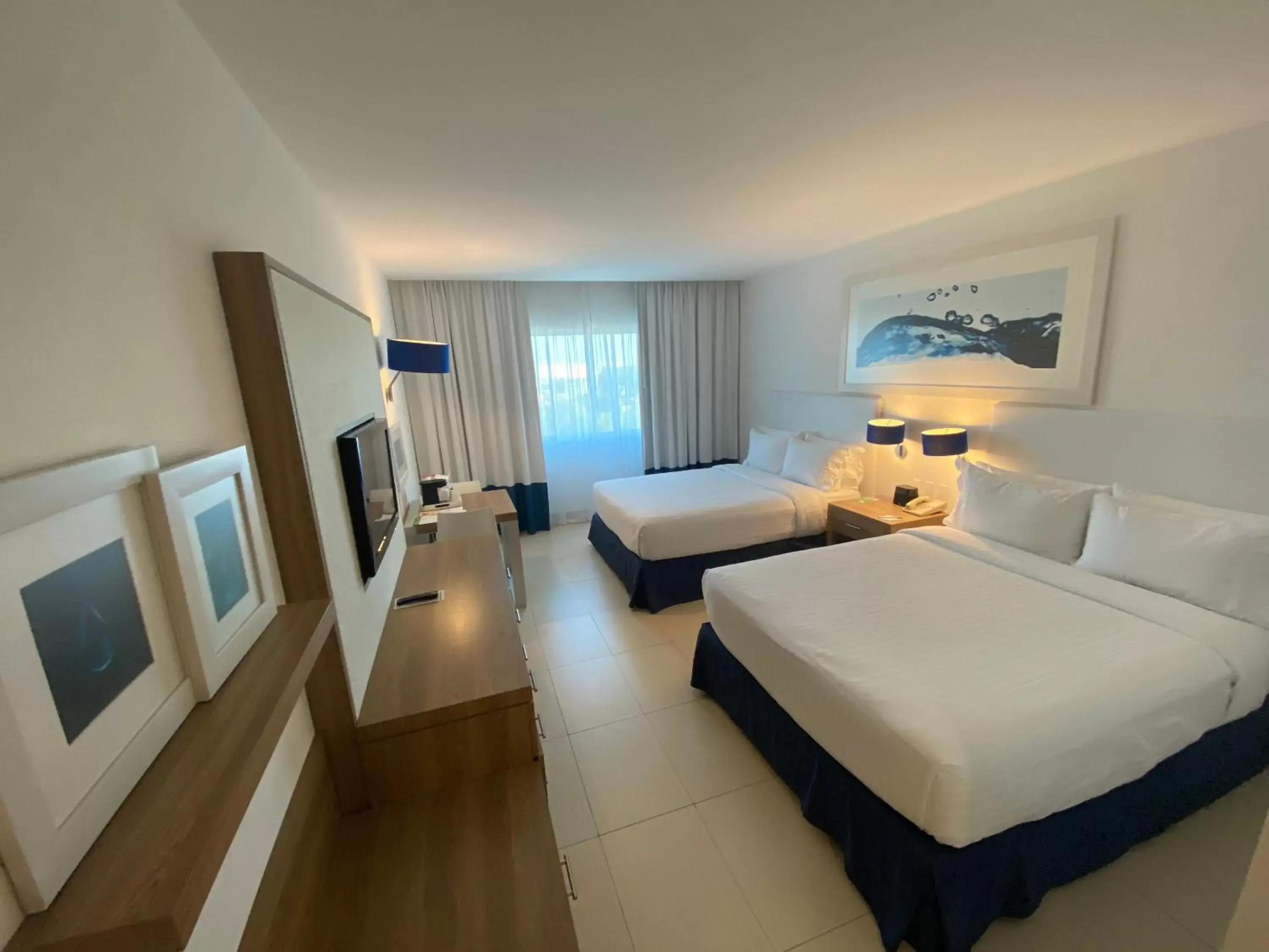 Photo of the whole room in Holiday Inn Acapulco La Isla, an IHG Hotel