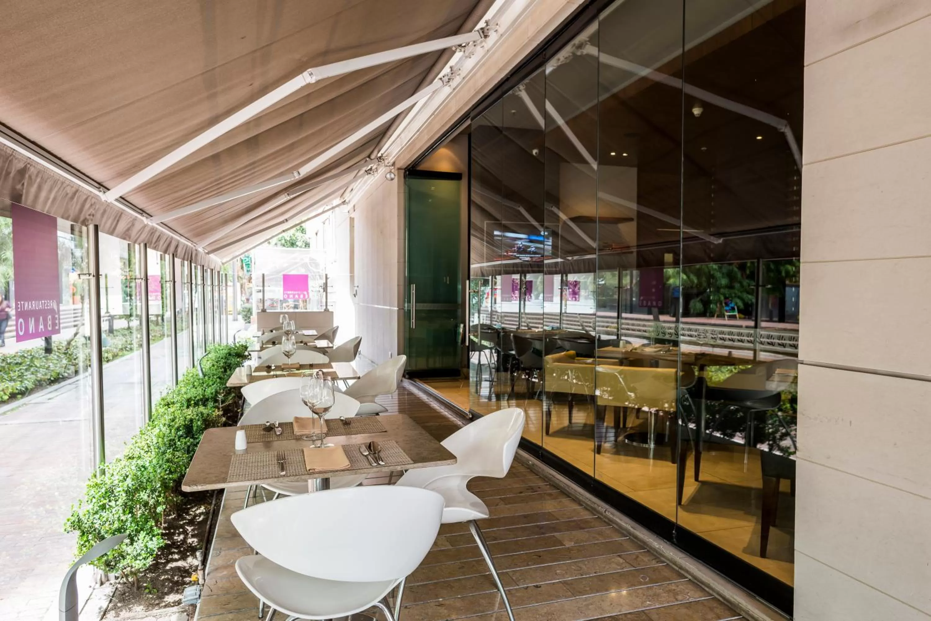 Restaurant/places to eat in Hotel Chico 97 By OxoHotel