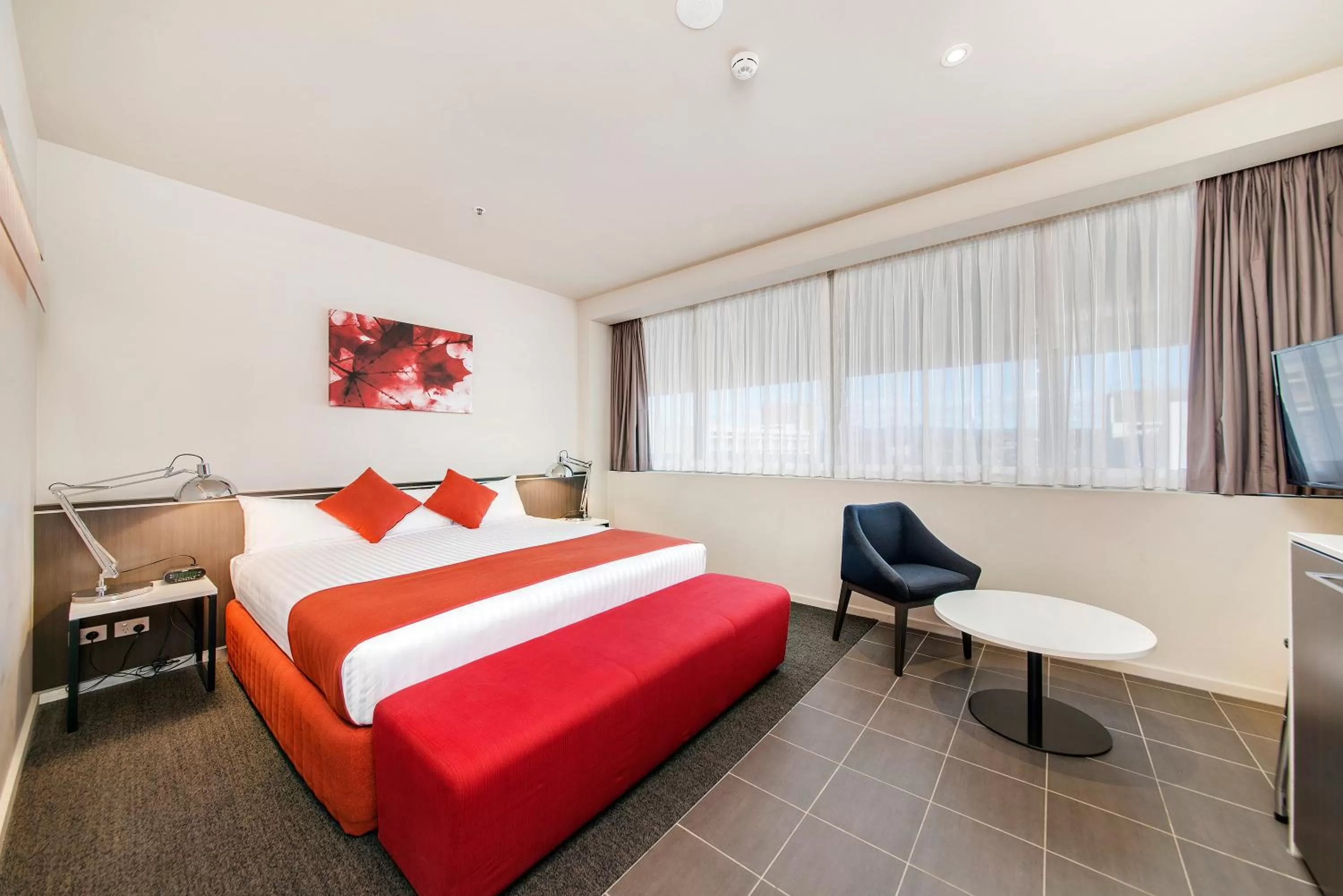 Photo of the whole room, Bed in Abode Woden