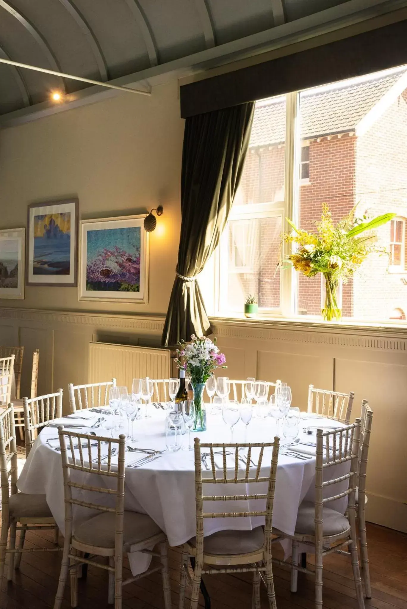 Banquet/Function facilities, Restaurant/Places to Eat in Cliftonville Hotel