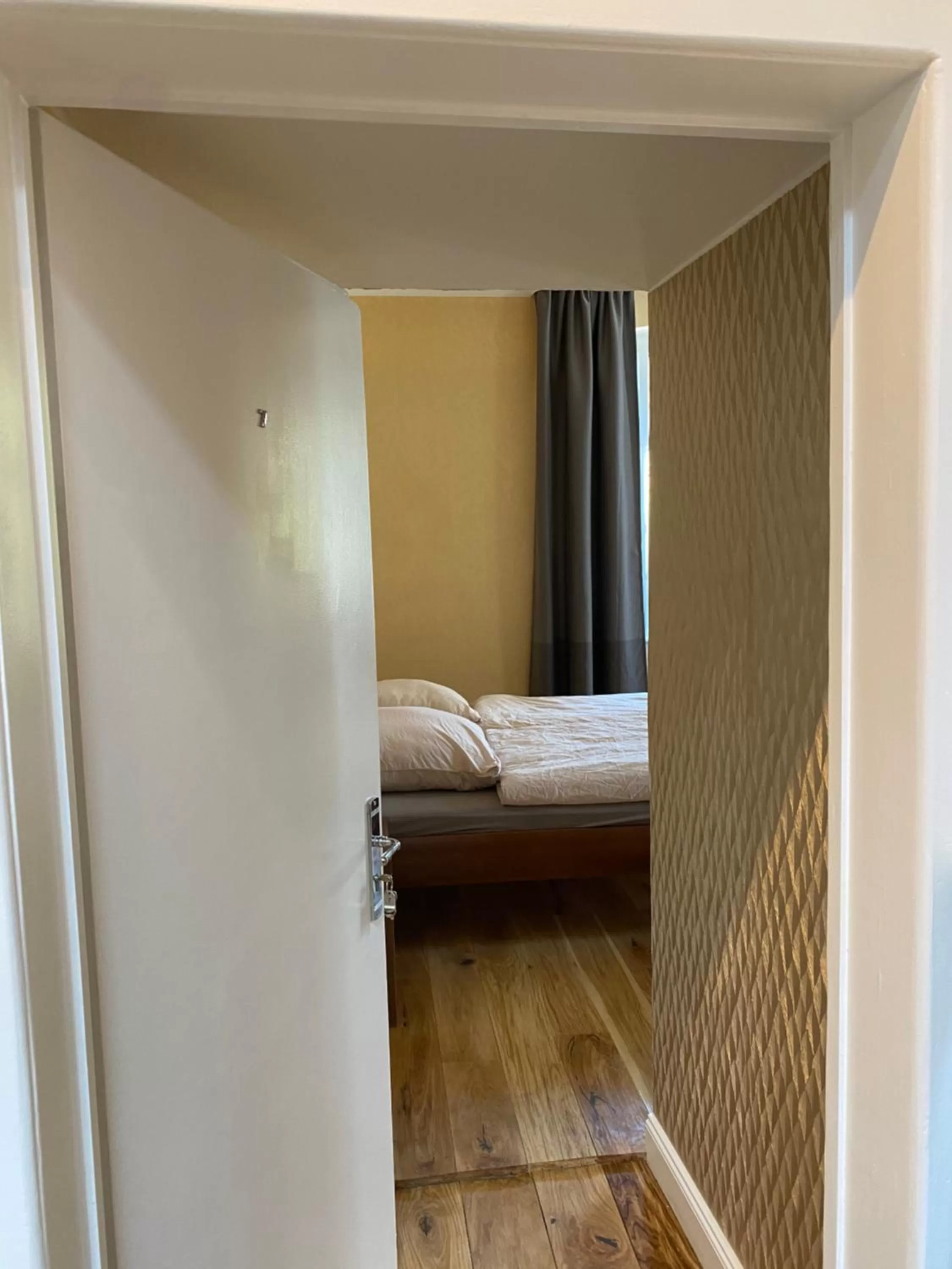 Bed in Pension Zur Fähre