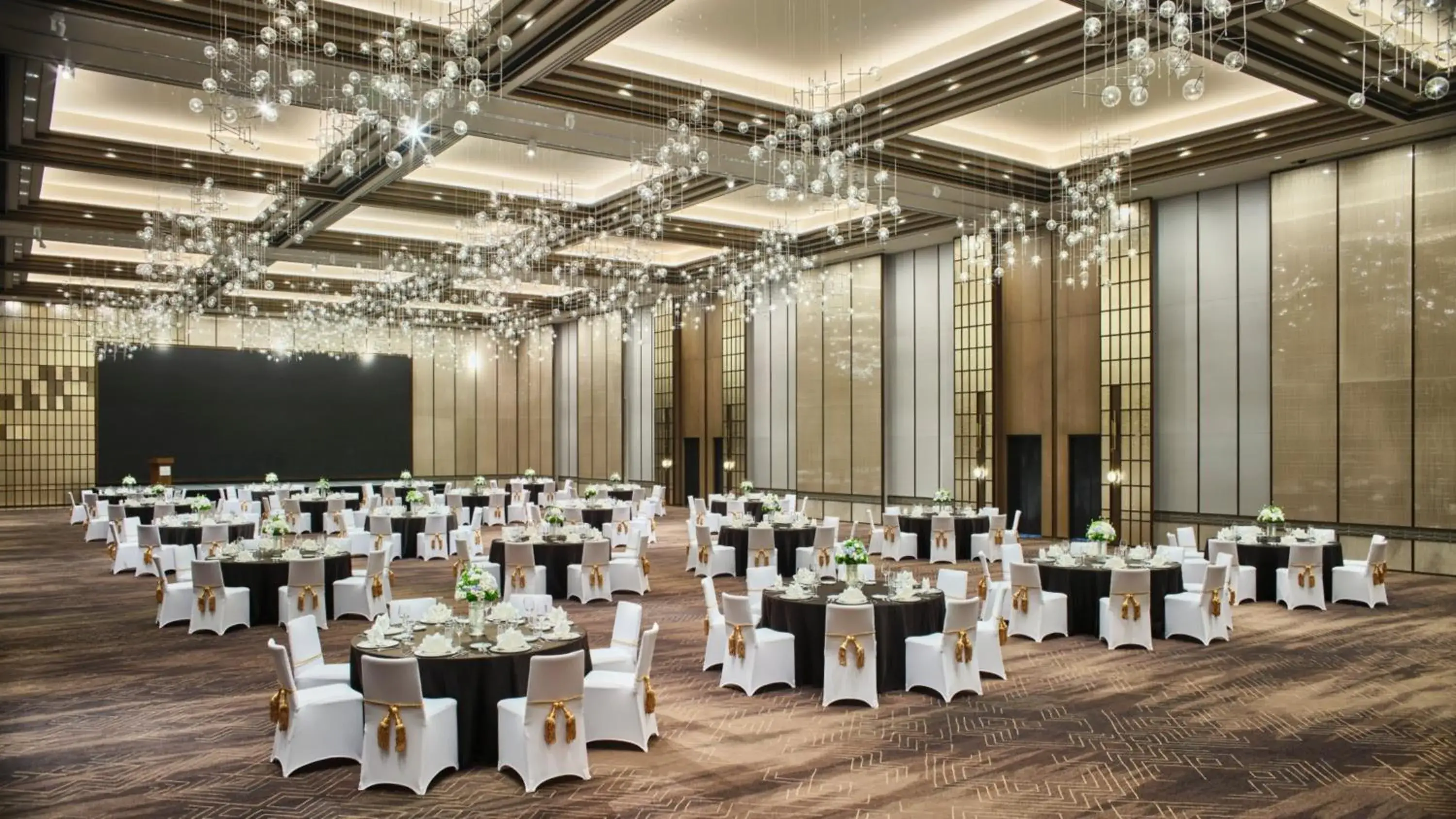 Meeting/conference room, Banquet Facilities in InterContinental Xi'an North, an IHG Hotel