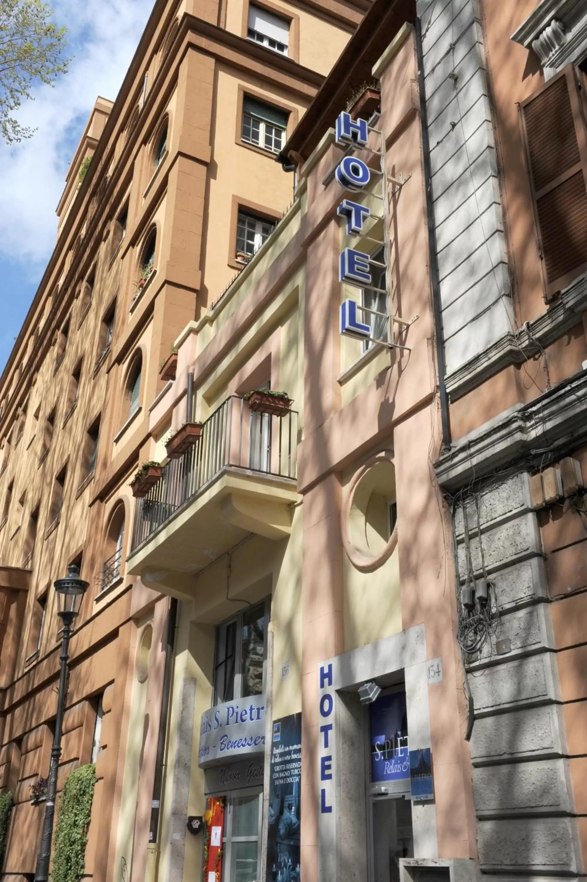 Facade/entrance, Property Building in Relais San Pietro