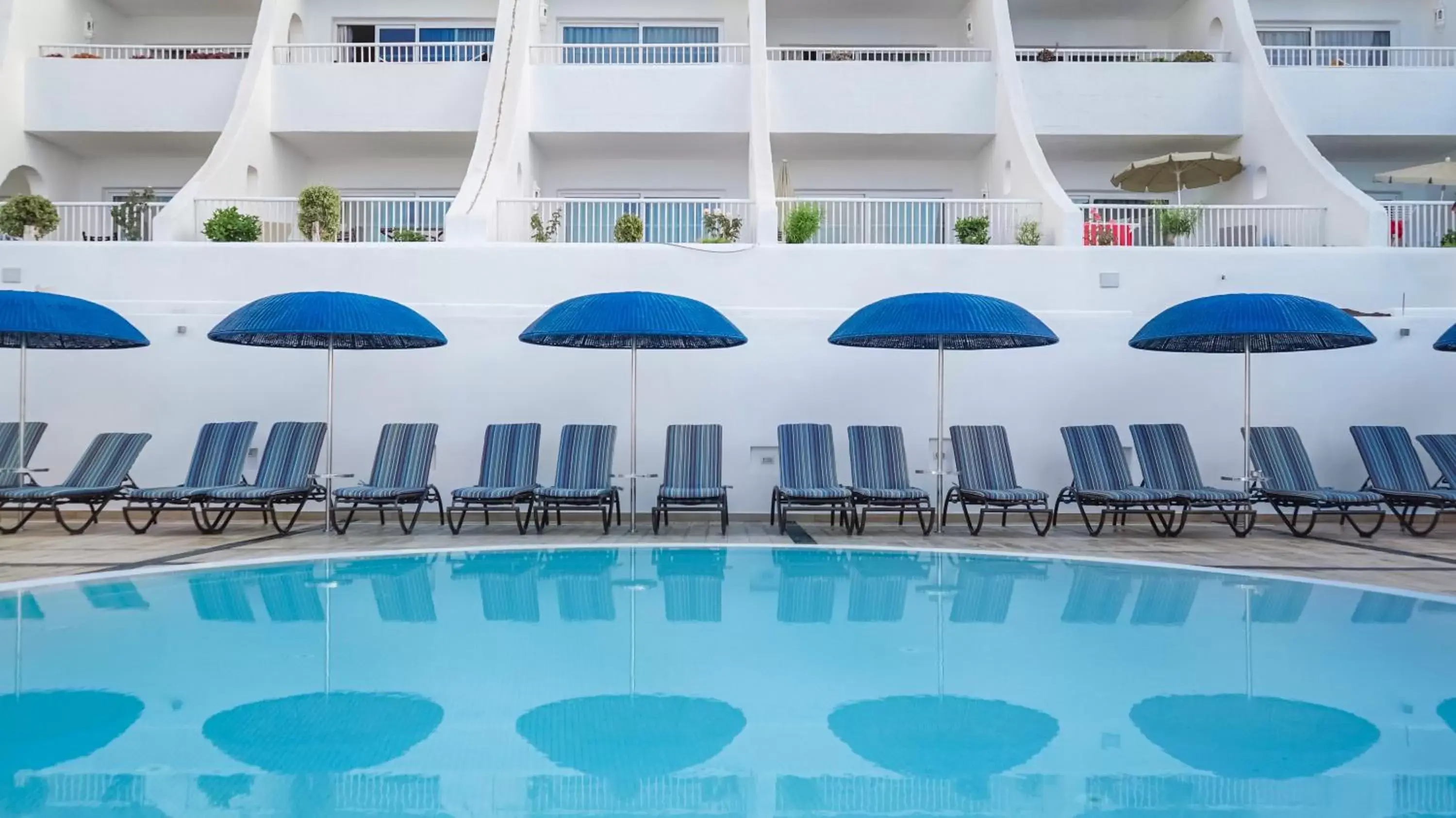 Swimming Pool in Santa Barbara Golf and Ocean Club