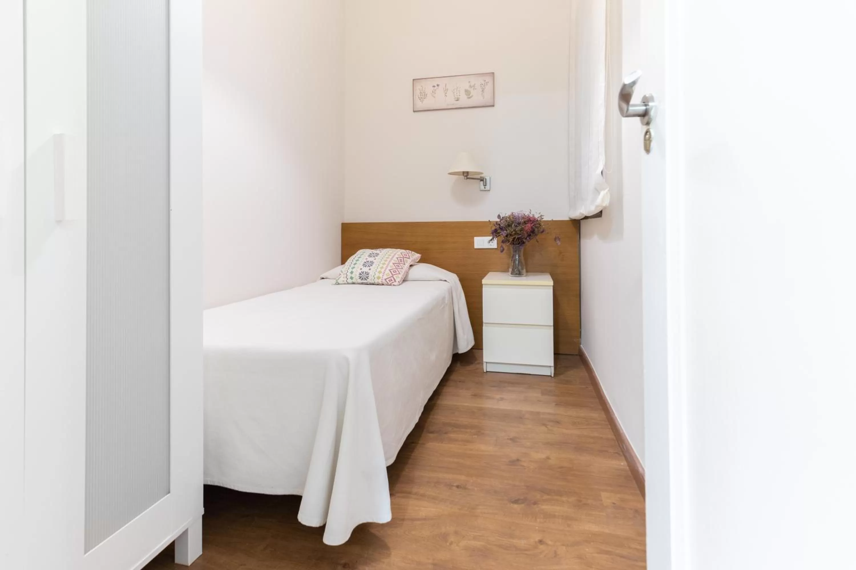 Bed in Atica Apartments - by Weflating