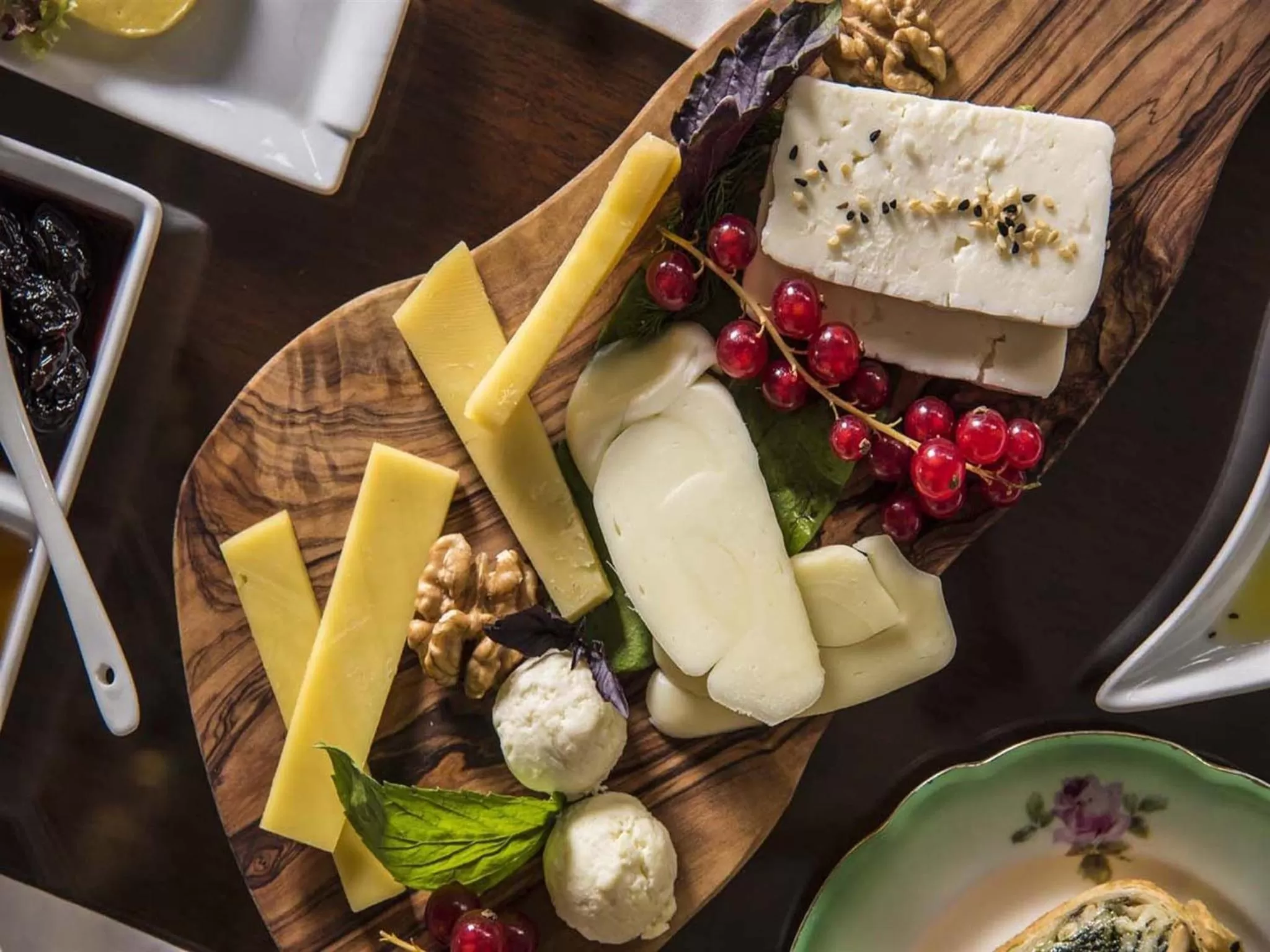 Restaurant/places to eat in Sacred House