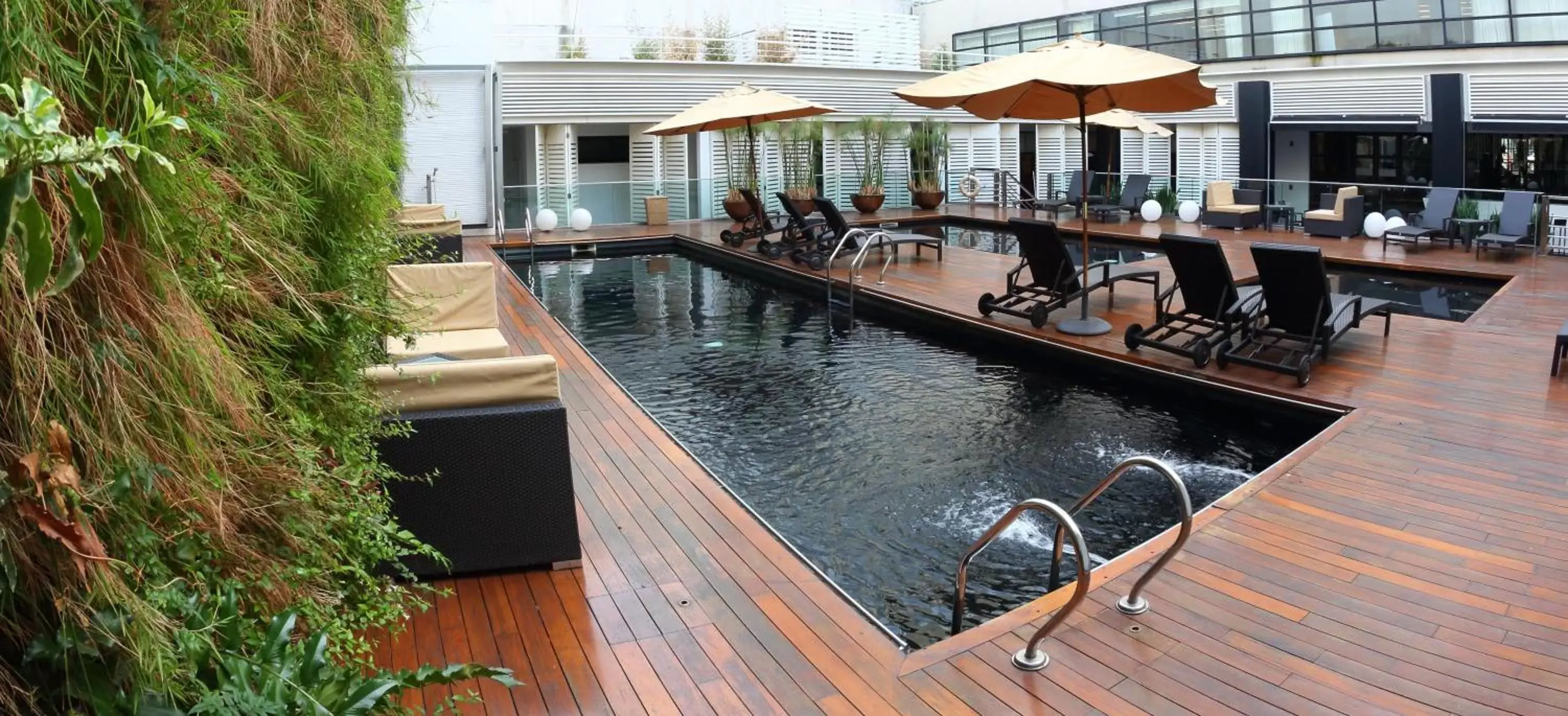 Garden, Swimming Pool in Novotel Buenos Aires