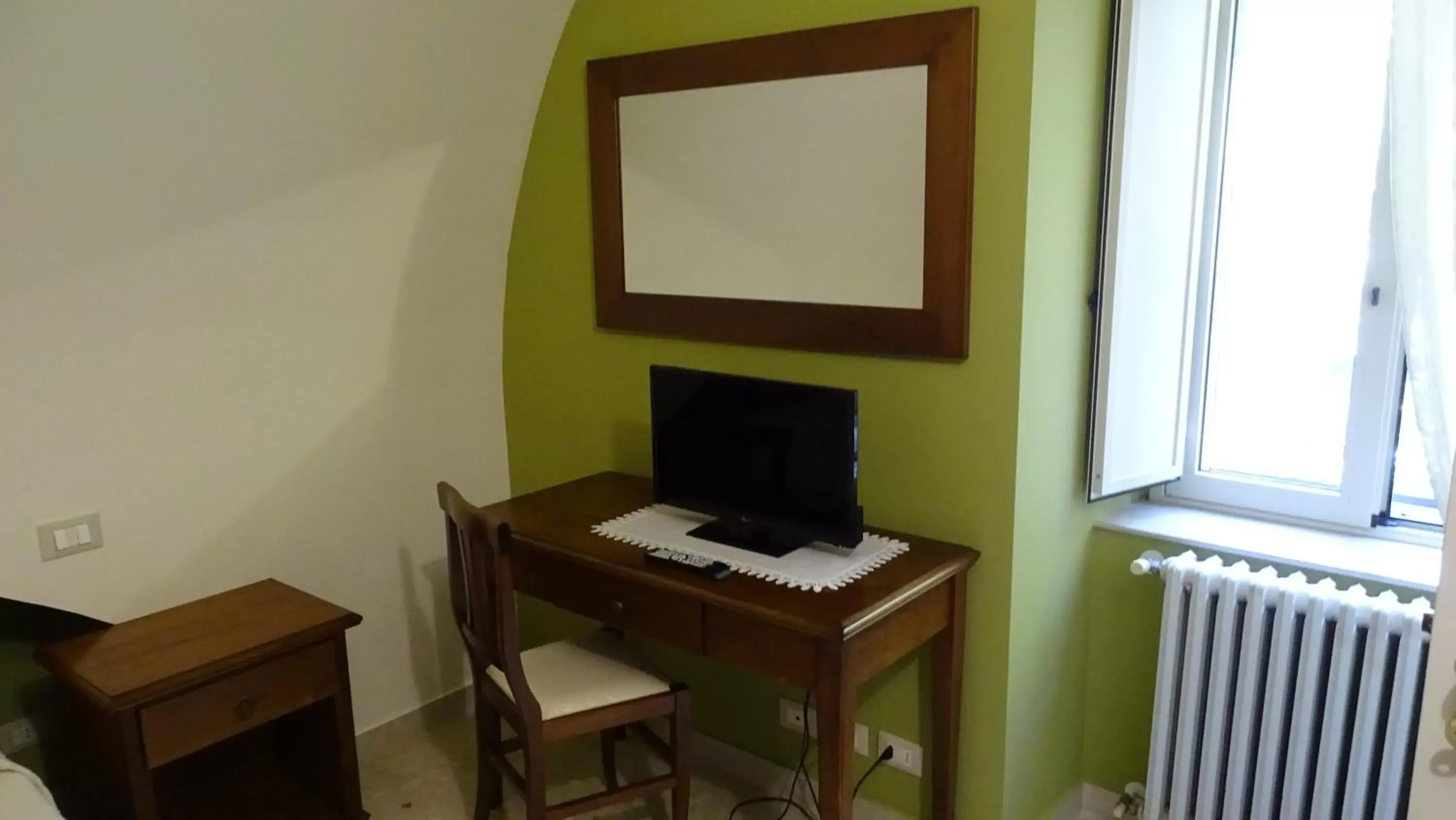 TV/Entertainment Center in CATANIA - Historic B&B Apartments Home