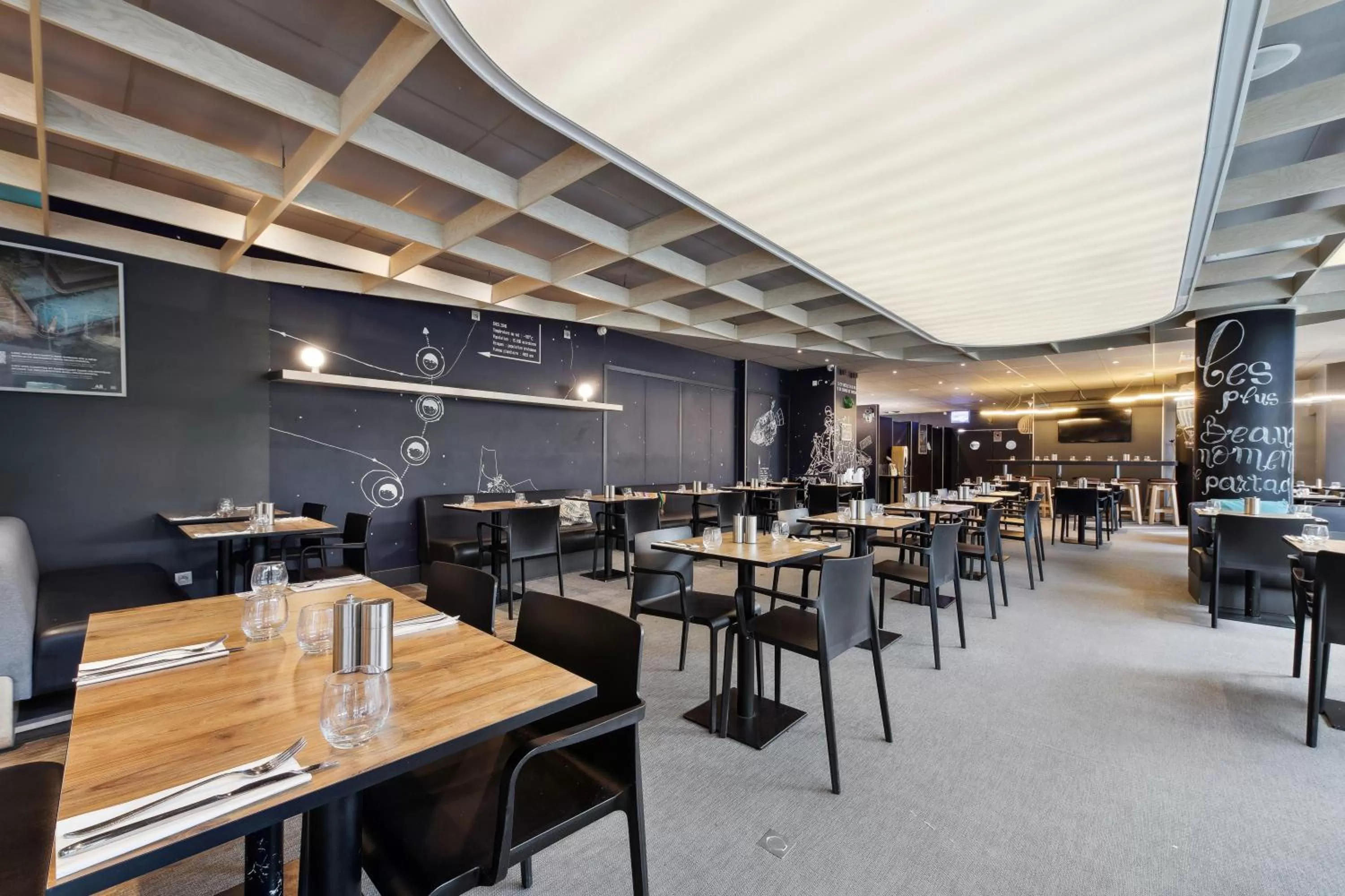 Restaurant/places to eat in ibis Styles Paris Charles de Gaulle Airport