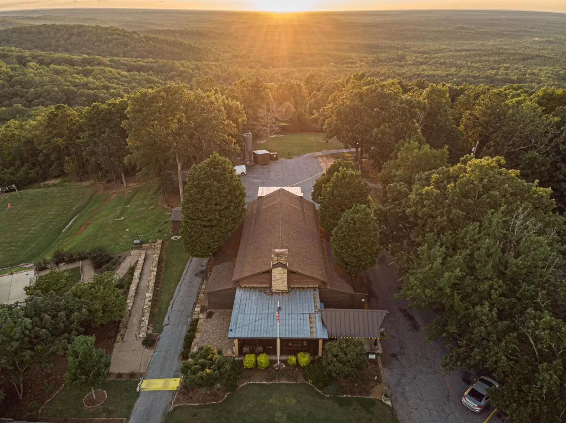 Neighbourhood, Bird's-eye View in Mountain Top Inn and Resort