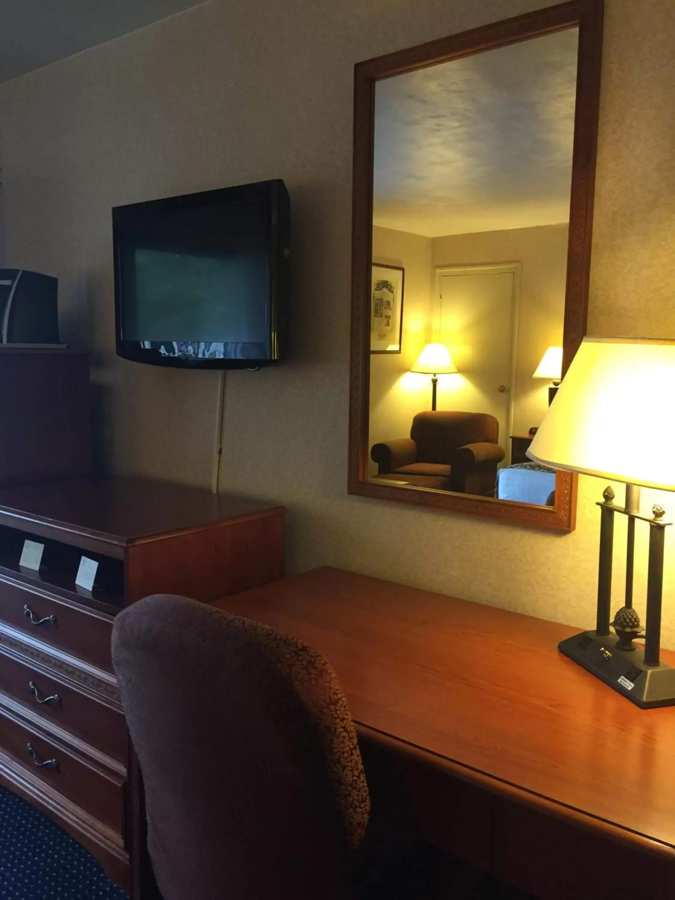 Bedroom, TV/Entertainment Center in Hotel Pentagon