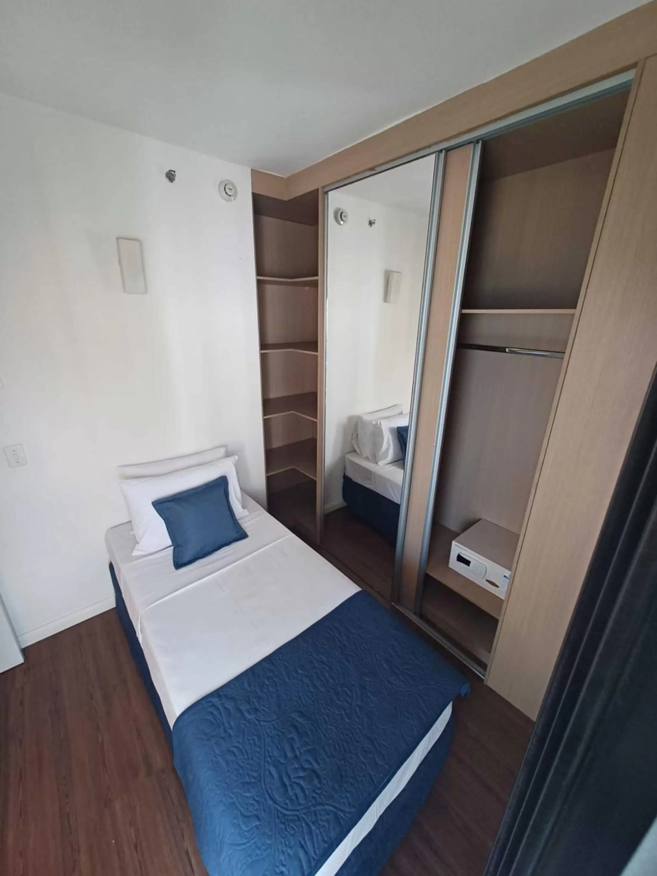 Bedroom, Bed in Summit Suítes Hotel Santos