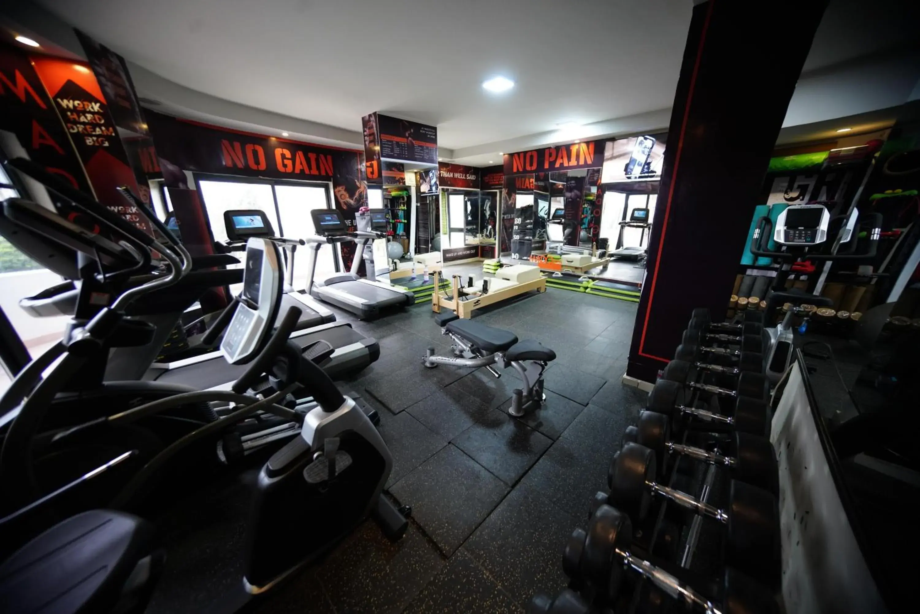 Fitness centre/facilities in Mado Hotel Fitness centre/facilities in Mado Hotel