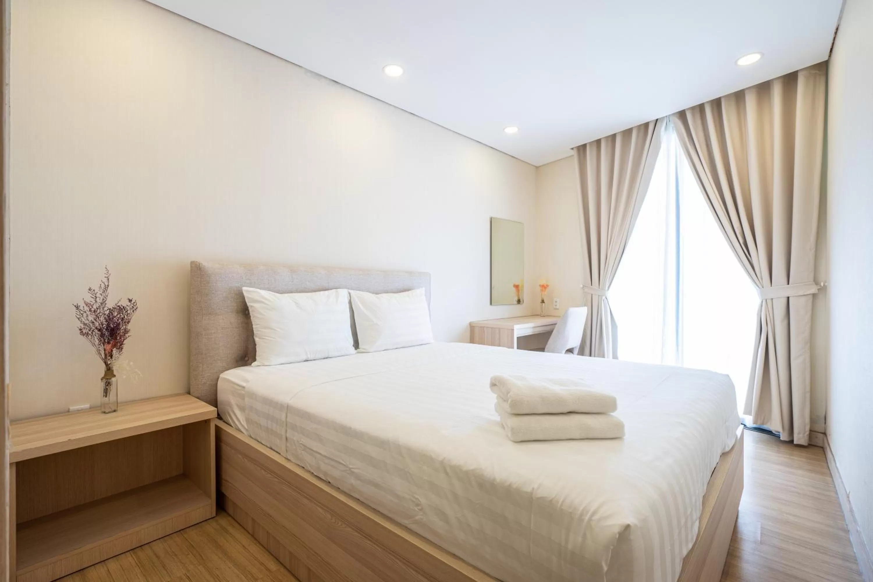 Bed in Luxy Park Hotel & Apartments - Notre Dame