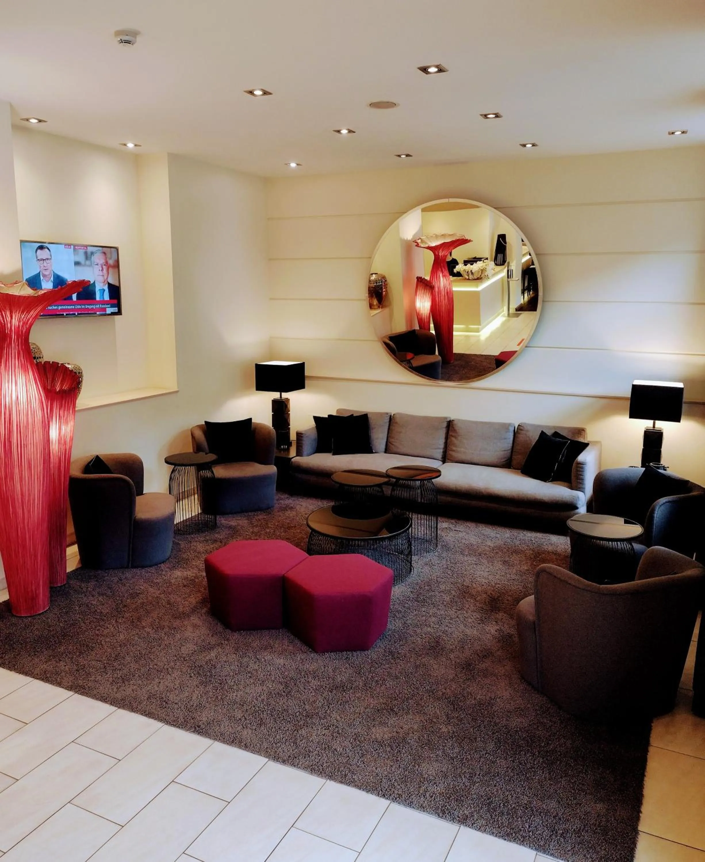 Communal lounge/ TV room in Hotel Hamburger Hof