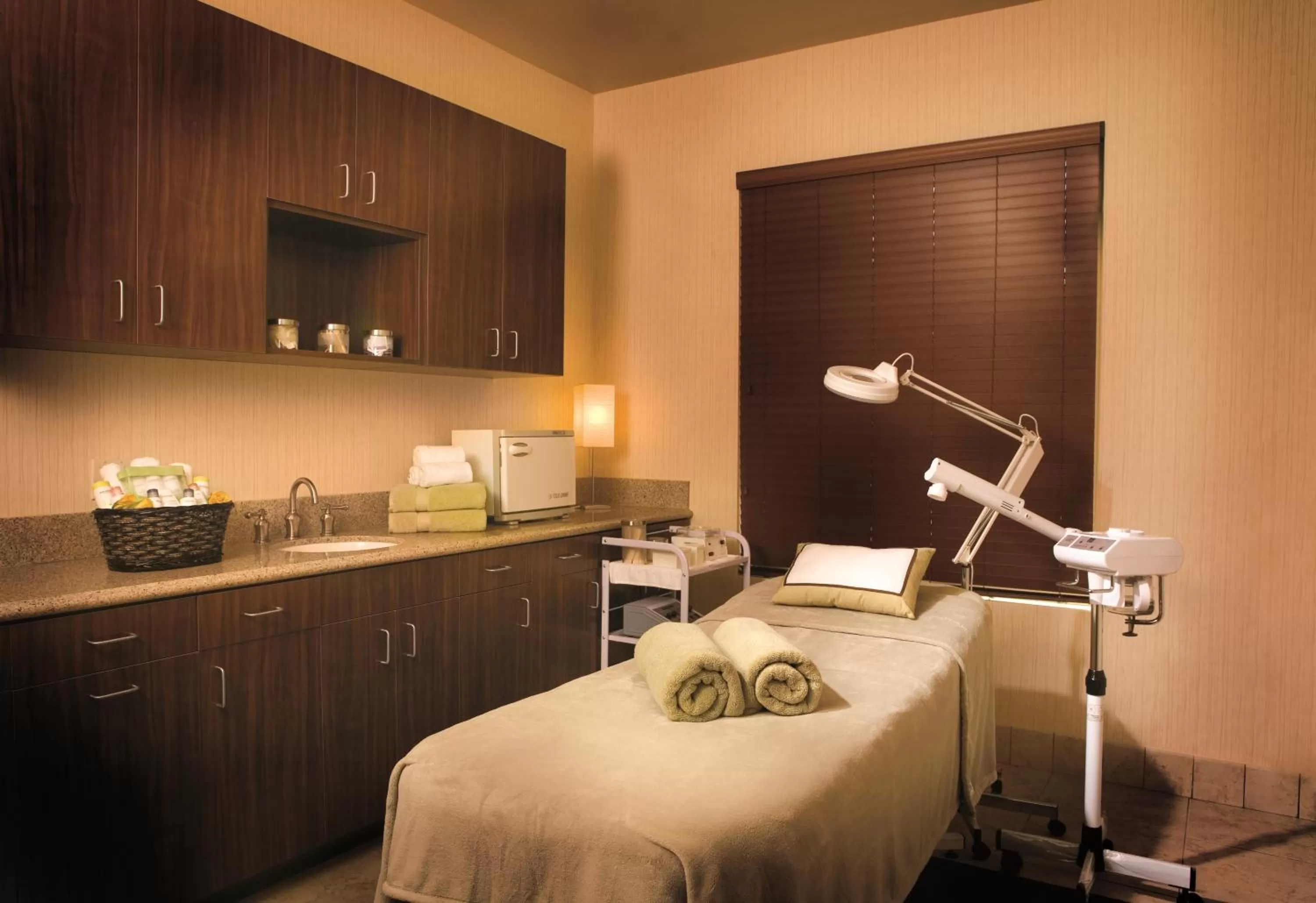 Spa and wellness centre/facilities, Bed in Ayres Hotel & Spa Mission Viejo - Lake Forest