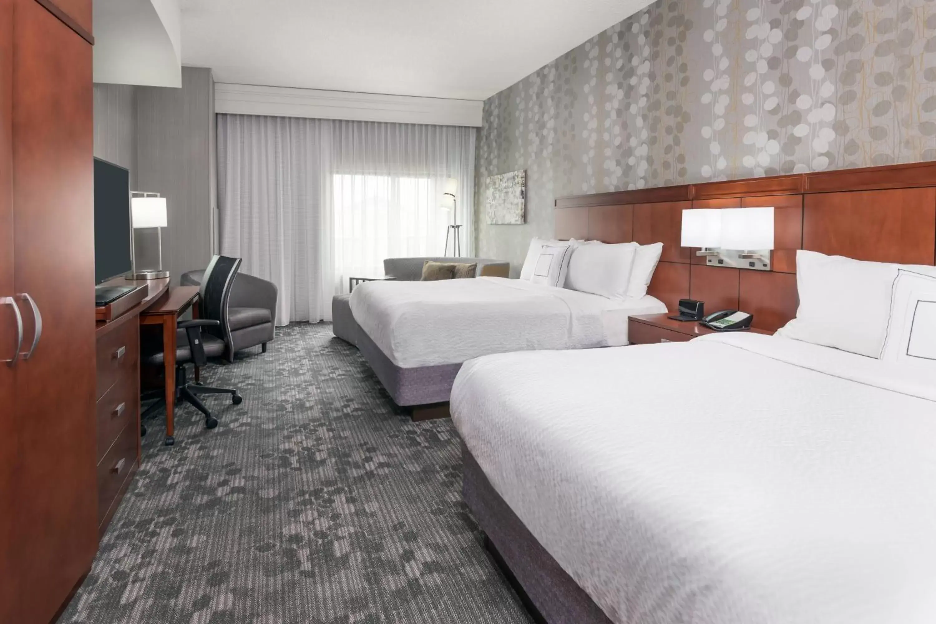 Photo of the whole room, Bed in Courtyard by Marriott Buffalo Airport