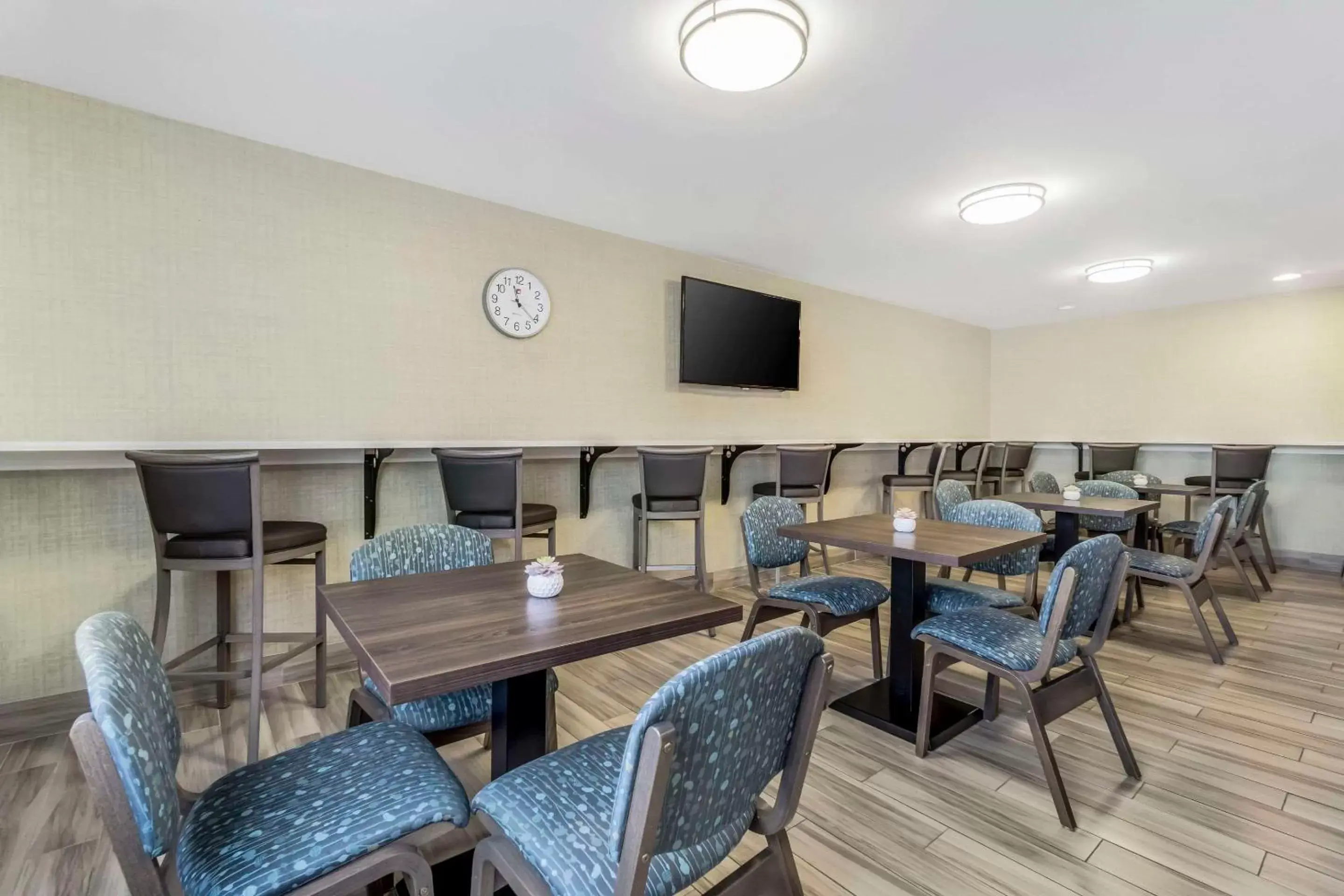 Breakfast, Restaurant/Places to Eat in Comfort Inn & Suites Pacific – Auburn