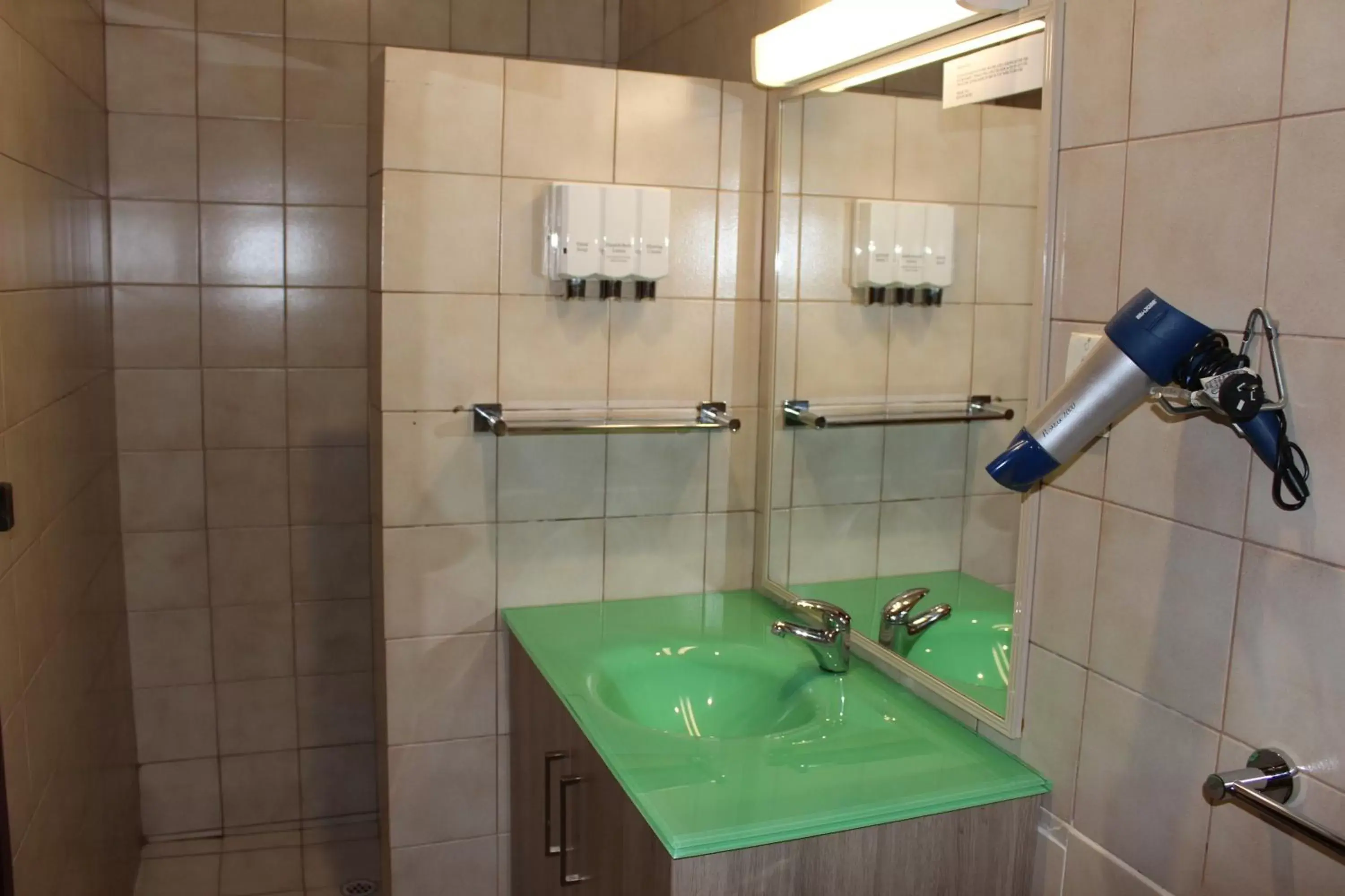Shower, Bathroom in Pavlos Motel