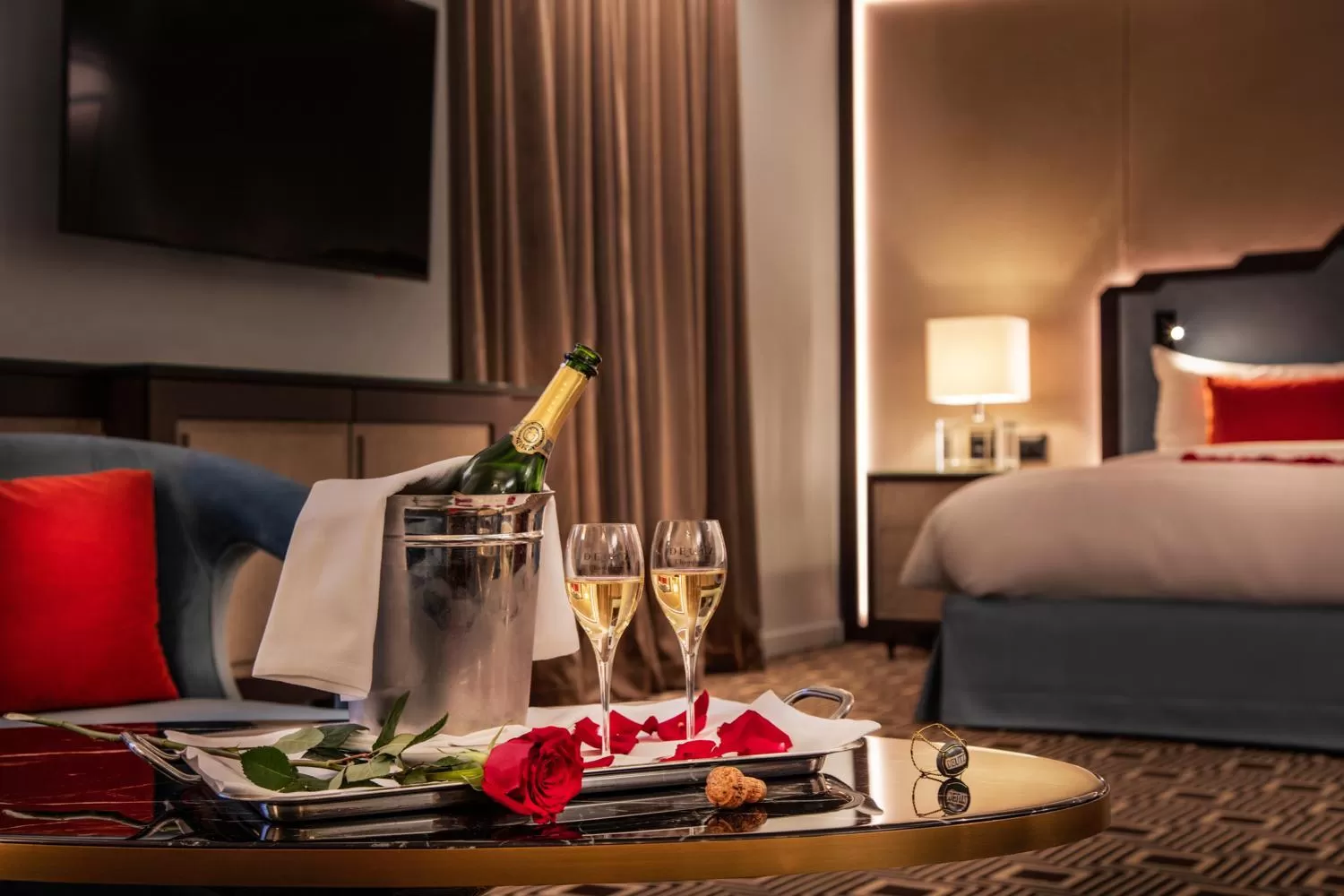 Food and drinks, Bed in Hotel Bristol