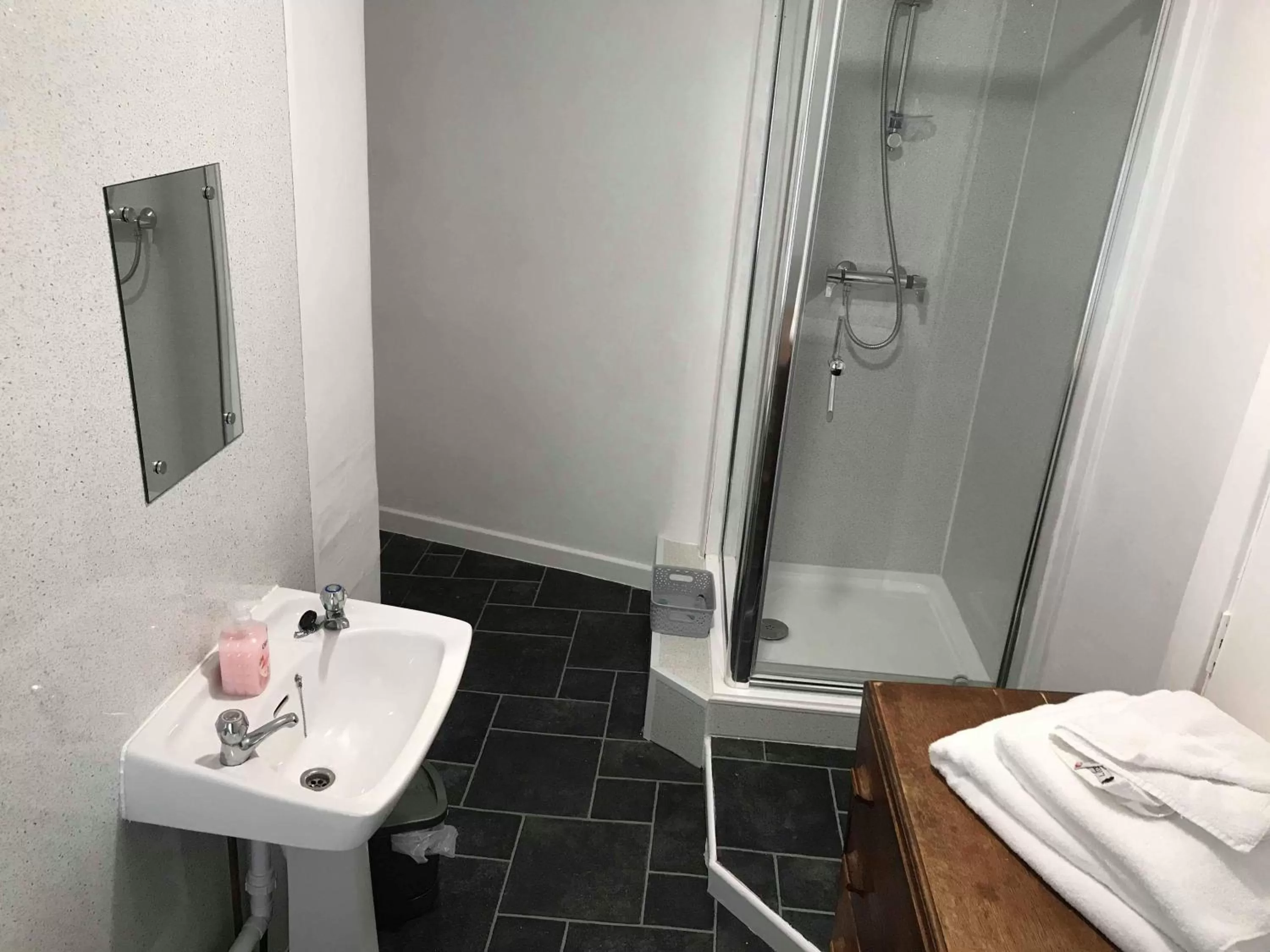 Bathroom in Anglesey Arms