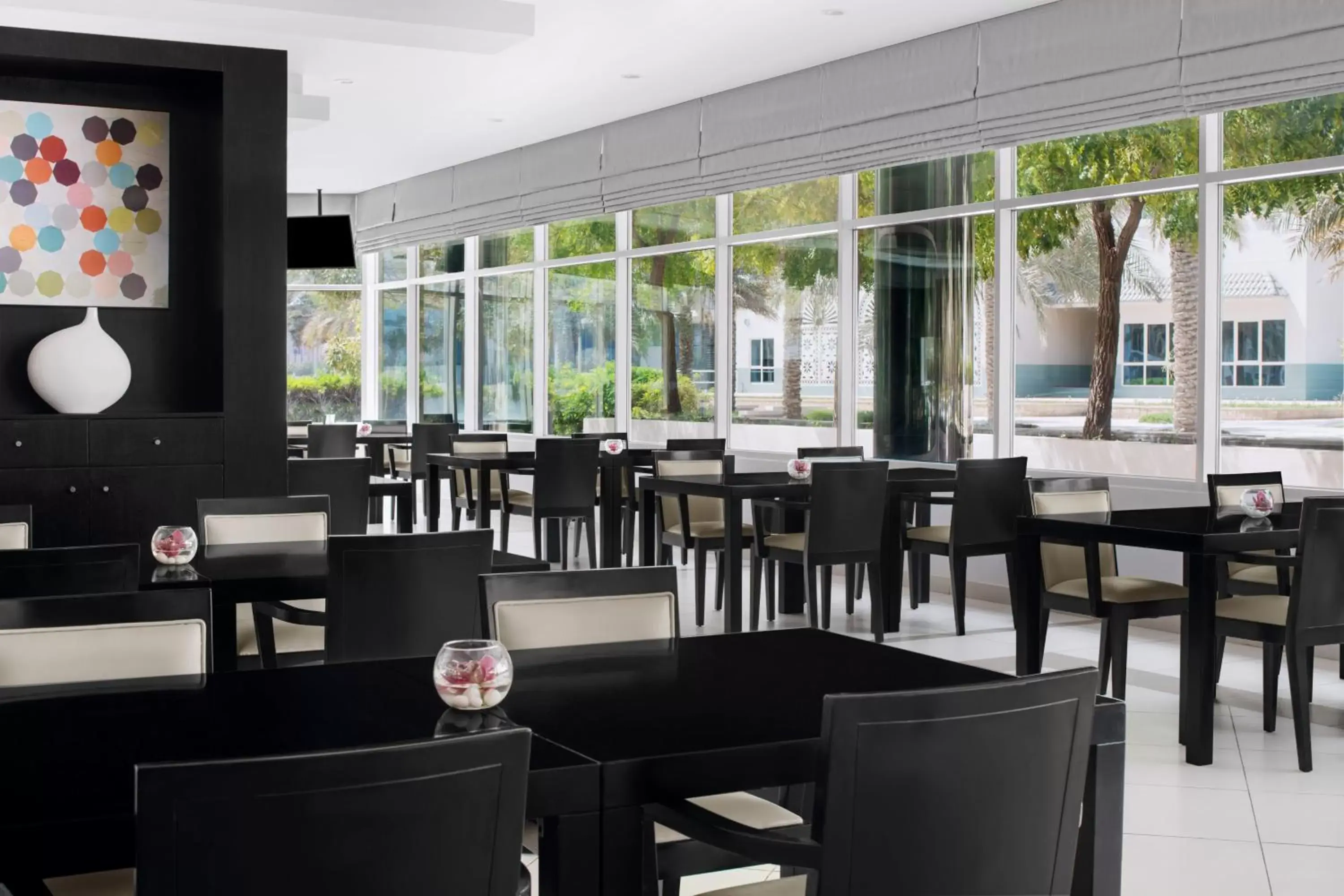 Restaurant/places to eat in Holiday Inn Express Dubai Internet City by IHG Restaurant/places to eat in Holiday Inn Express Dubai Internet City by IHG