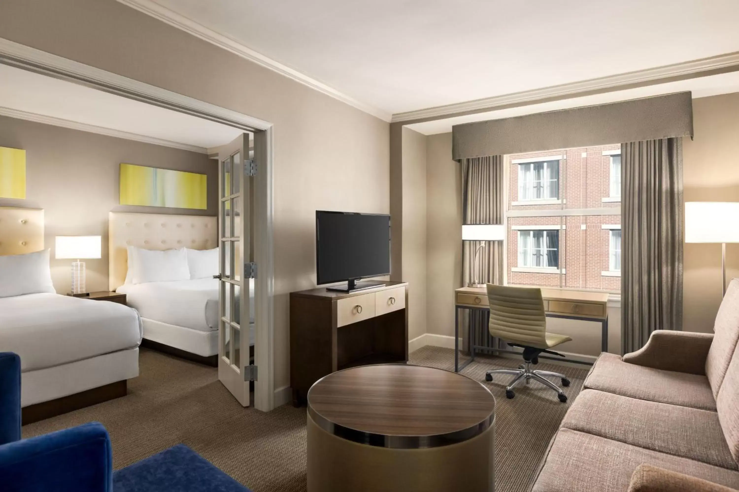 Living room, Bed in Magnolia Hotel St. Louis, a Tribute Portfolio Hotel Living room, Bed in Magnolia Hotel St. Louis, a Tribute Portfolio Hotel