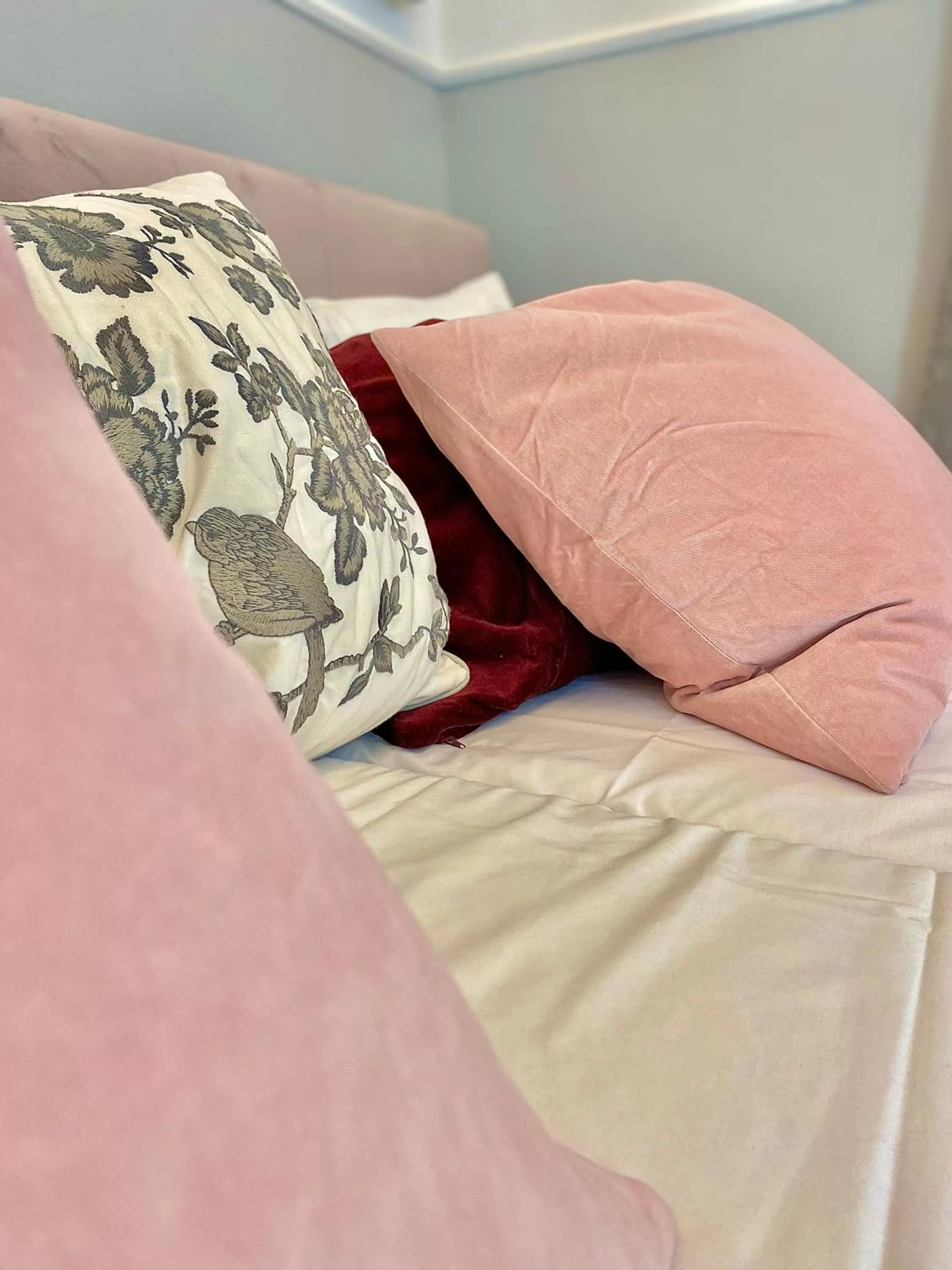 Bed in Pokoje w Starej Karczmie - by Upstairs