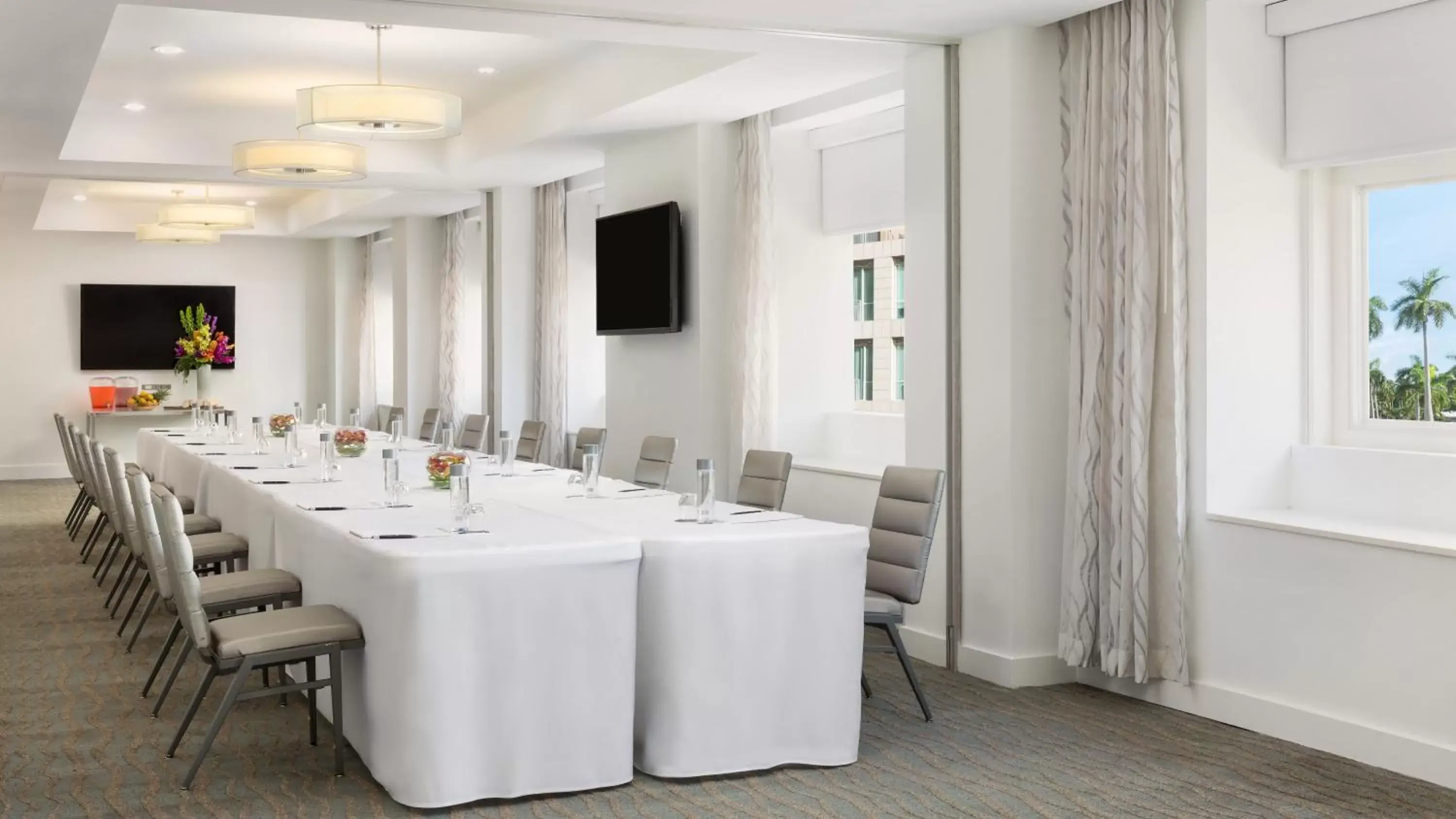 Meeting/conference room in YVE Hotel Miami