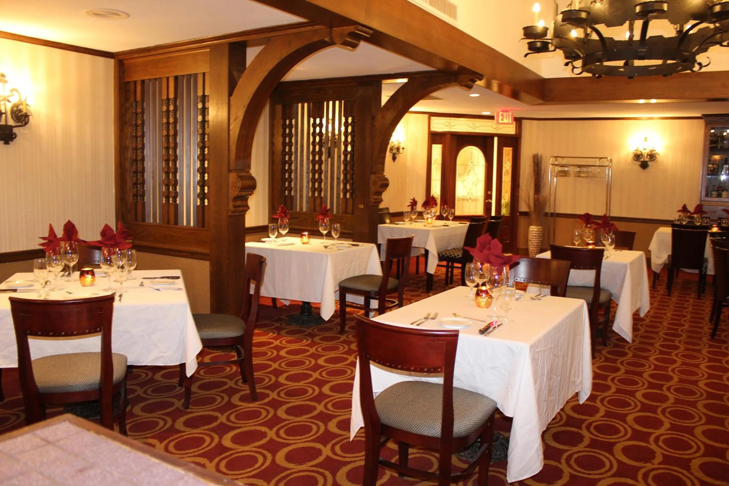 Dinner, Restaurant/Places to Eat in The Avalon Hotel and Conference Center