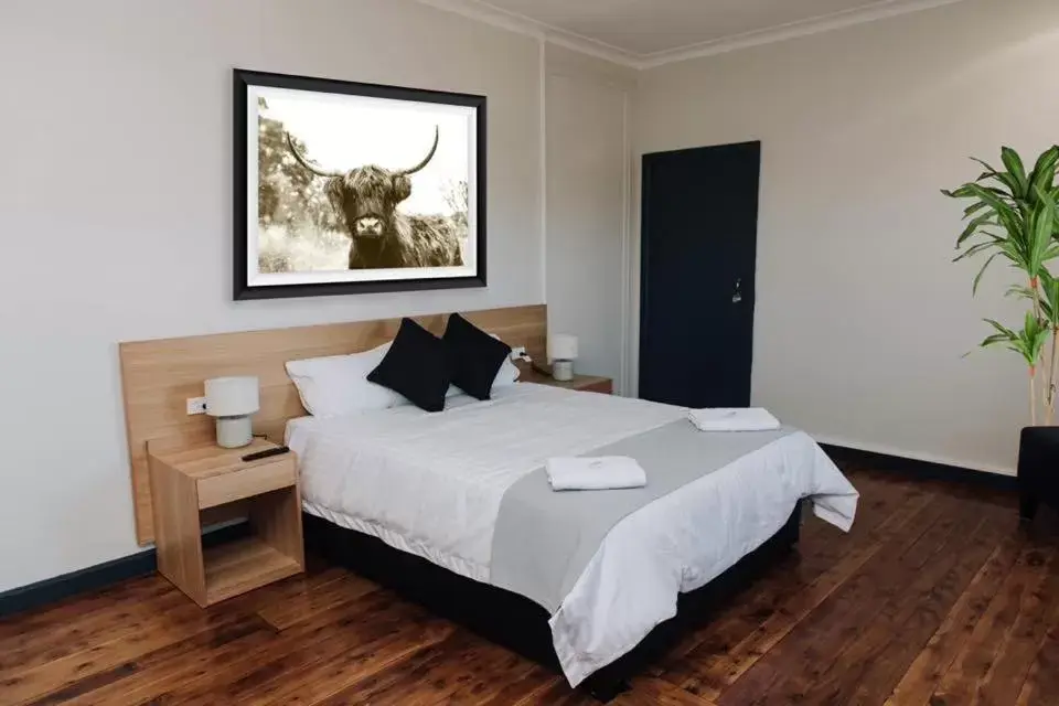 Photo of the whole room, Bed in Gunnedah Hotel