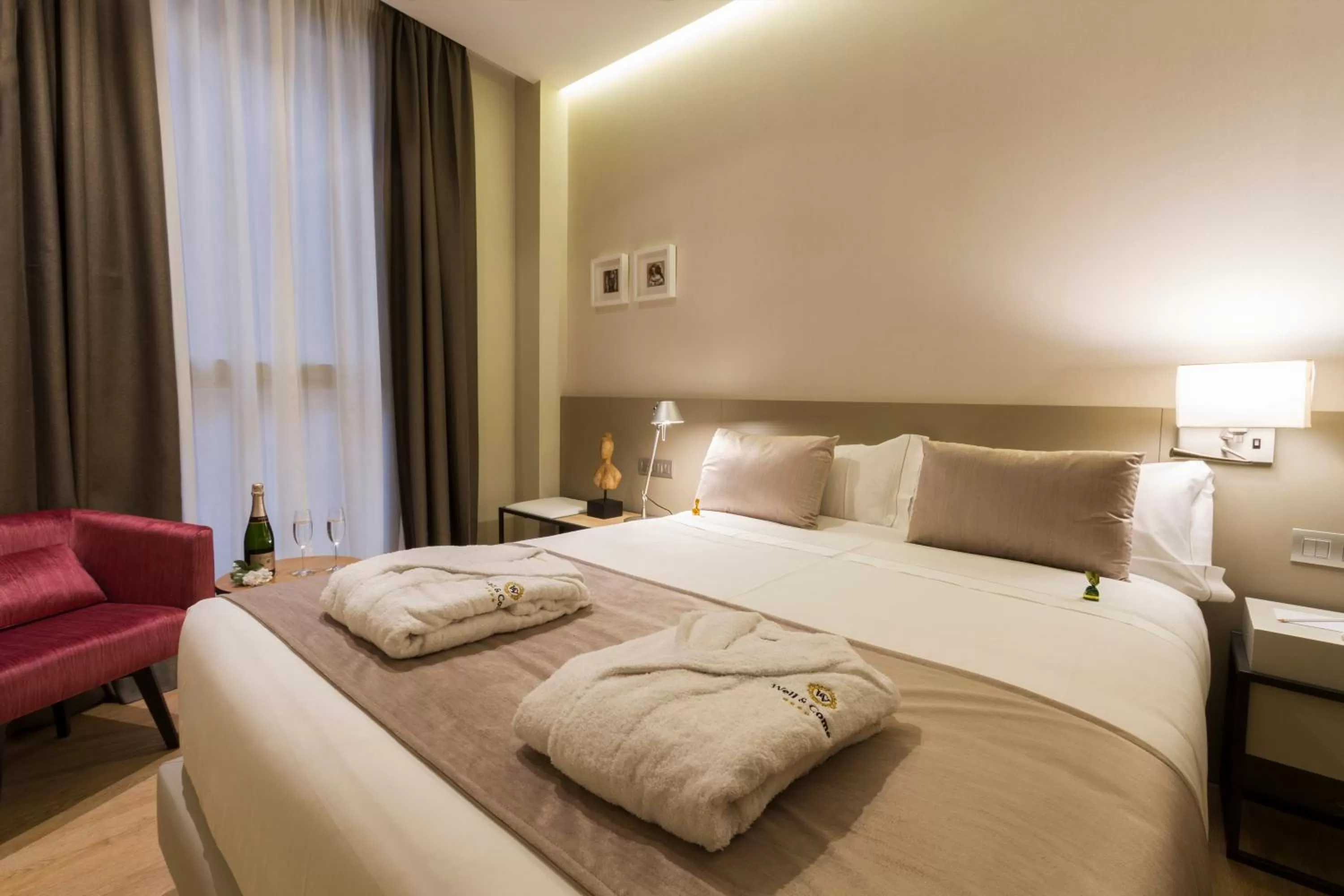 Bed in Hotel Well and Come Barcelona