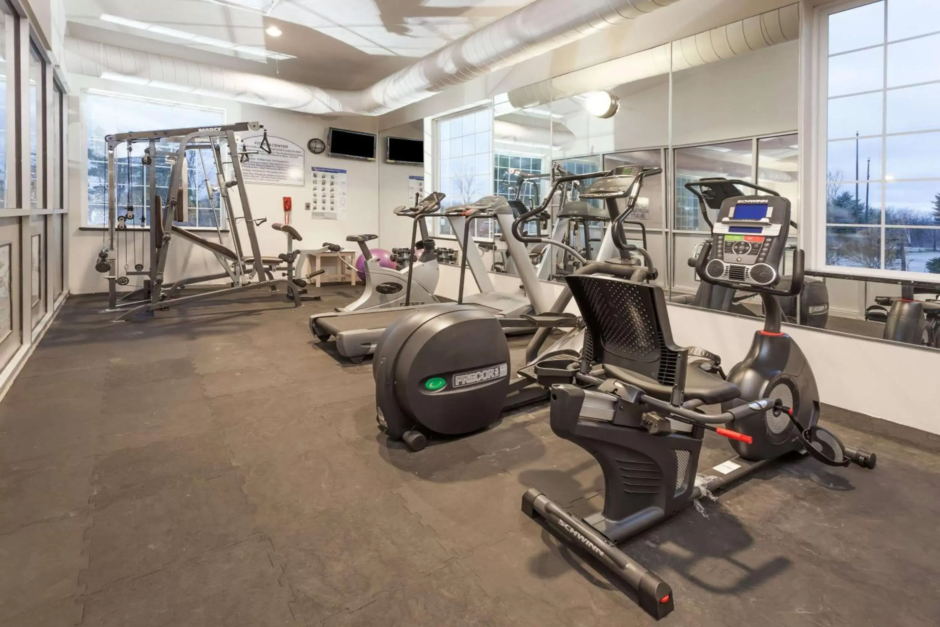 Fitness centre/facilities in Days Inn by Wyndham Pentwater Fitness centre/facilities in Days Inn by Wyndham Pentwater