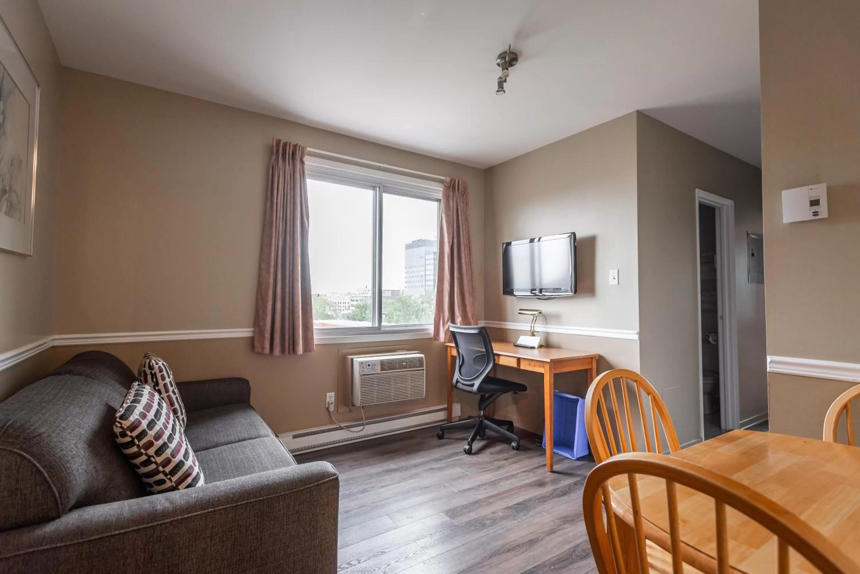 TV and multimedia in Hotel le Roberval