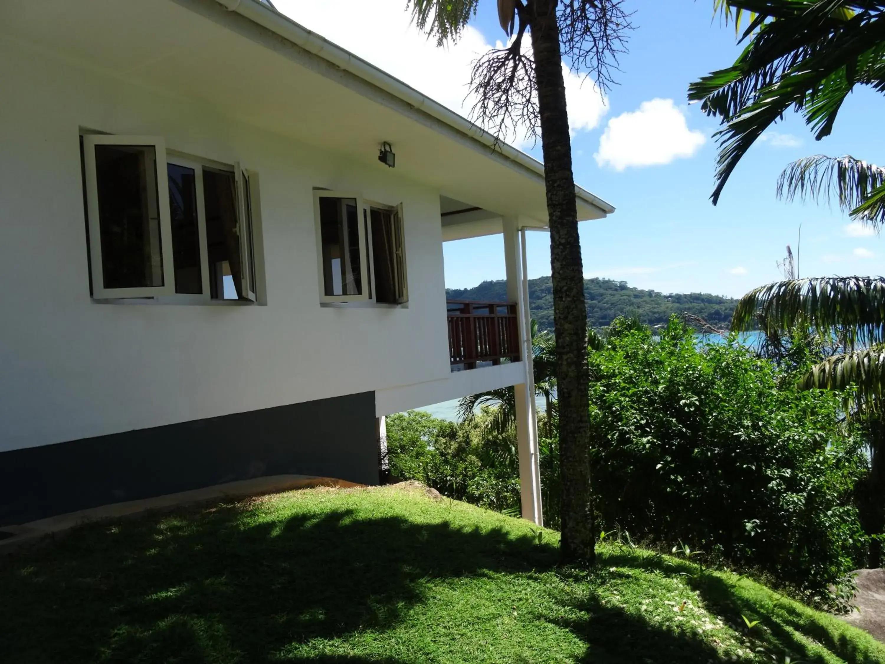 Property building in Sailfish Beach Villas Property building in Sailfish Beach Villas