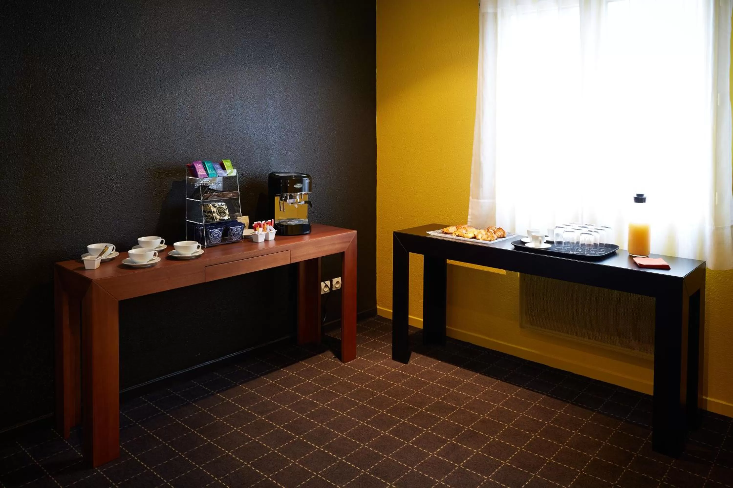 Food and drinks in Best Western Hotel Atrium Valence