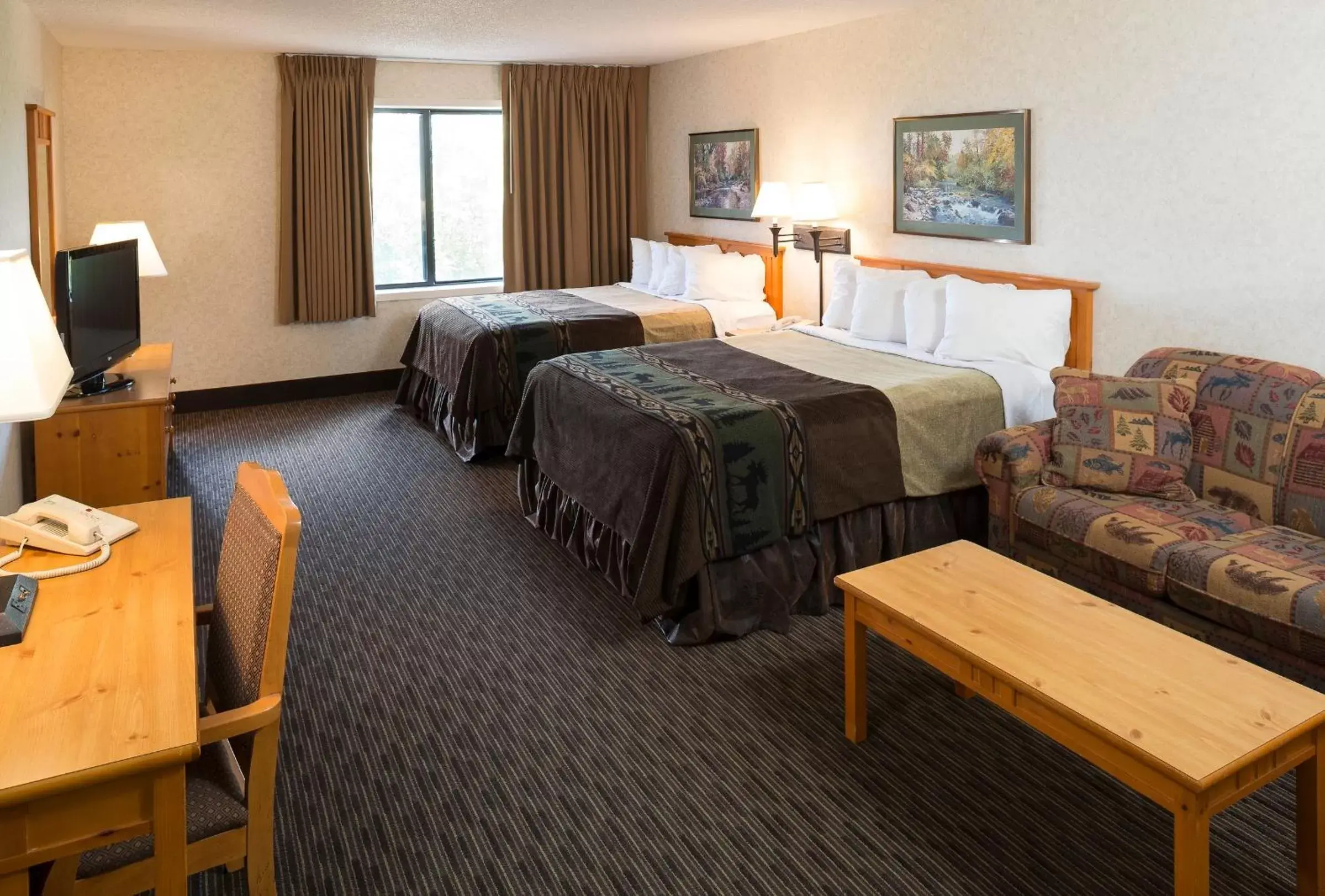 Photo of the whole room in Kelly Inn and Suites Mitchell