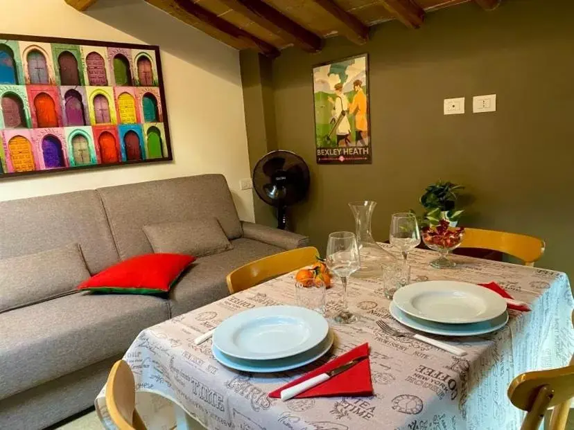 Dining Area in La Casa di Valeria - Modena