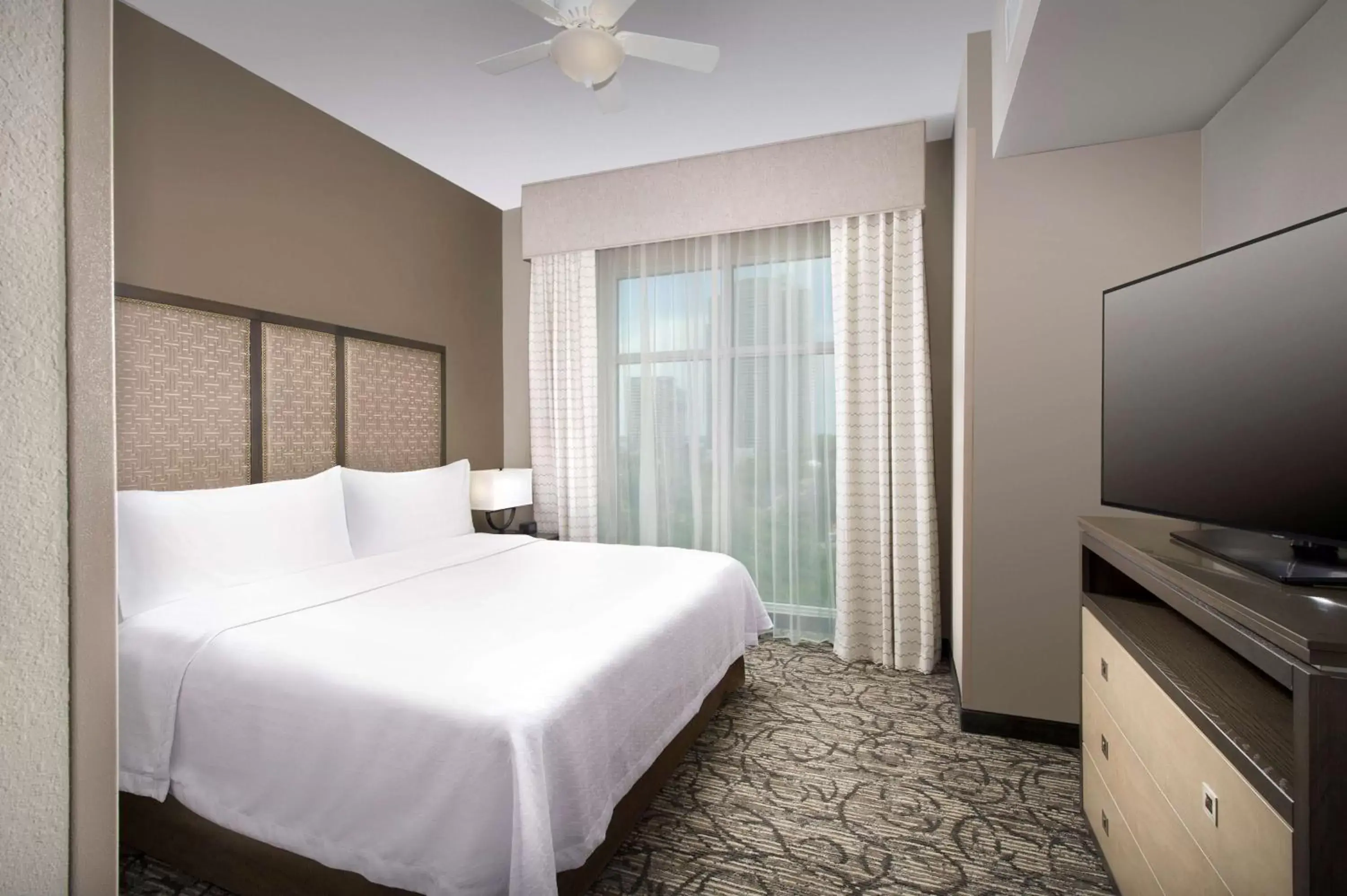 Bedroom, Bed in Homewood Suites by Hilton Miami Downtown/Brickell