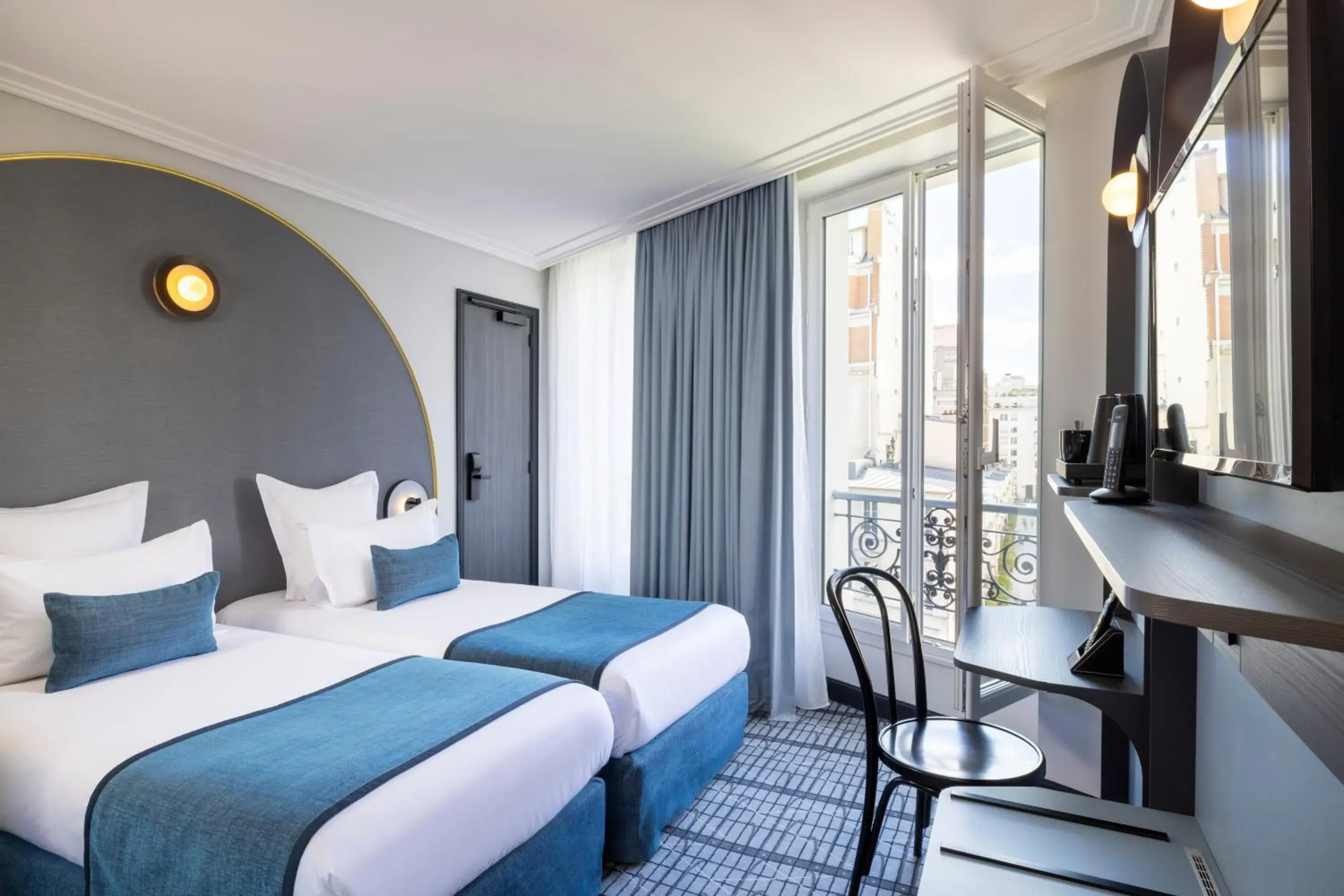 Bed in Hotel de France Gare de Lyon Bastille