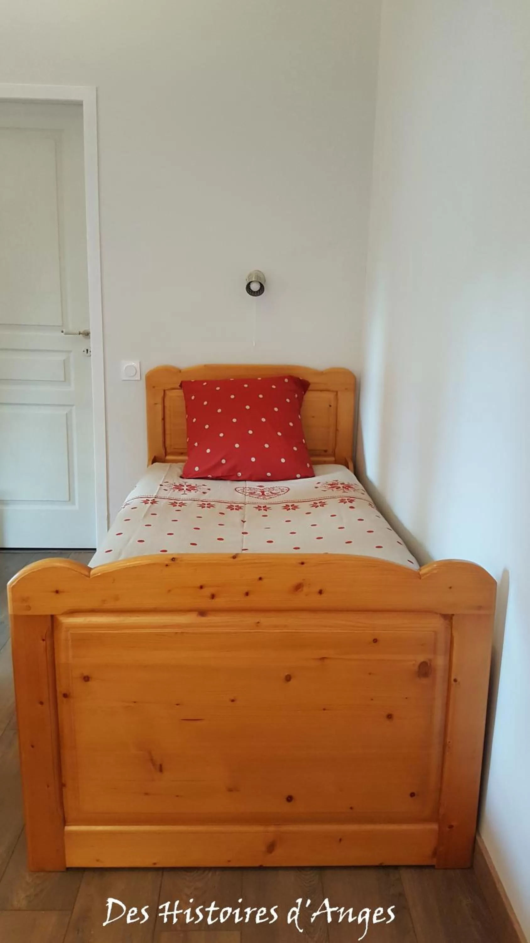 Bed in B&B Des Histoires d'Anges - Côté Jardin - Accueil Vélo